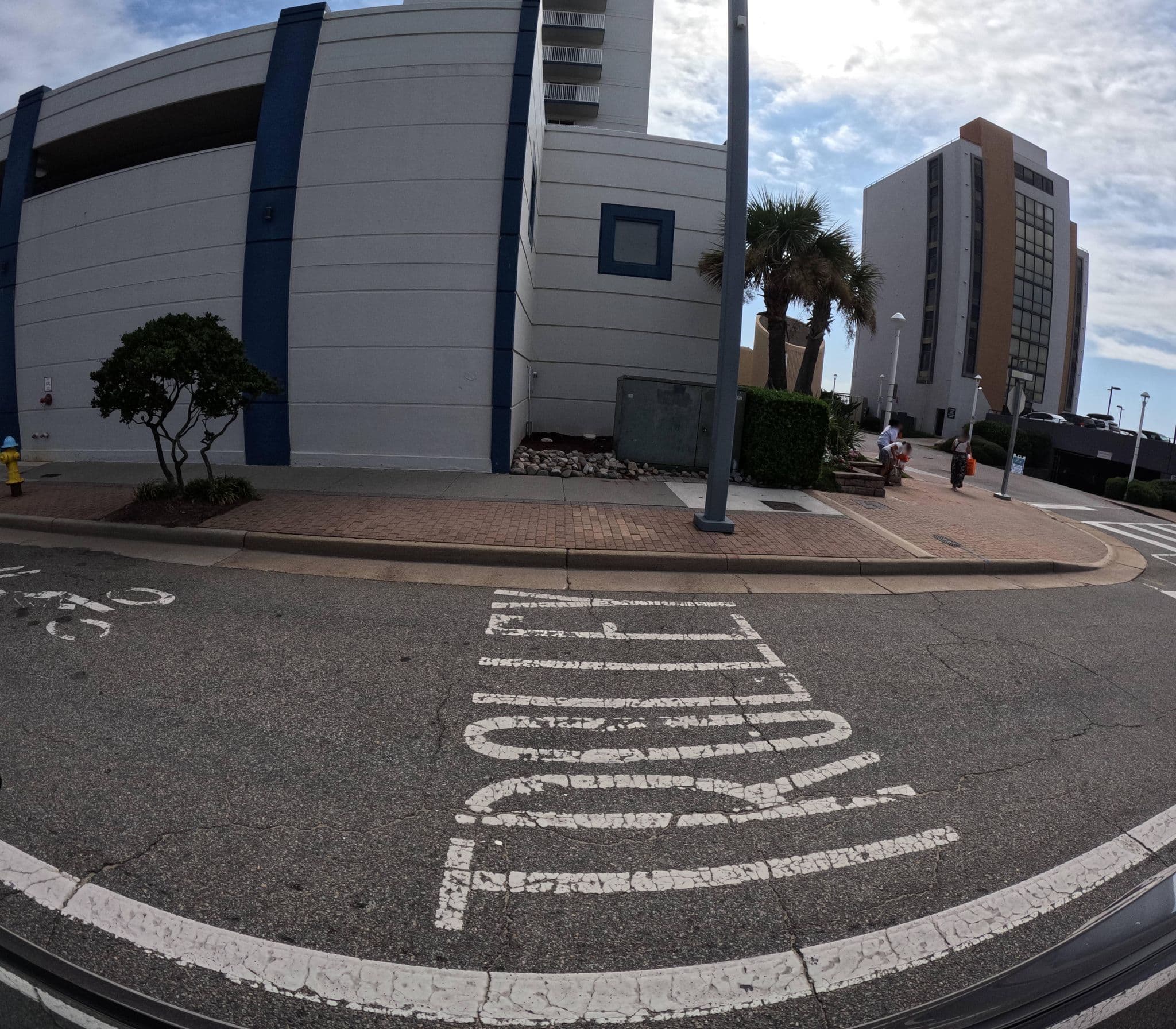 Street view near Boardwalk Resort and Villas, Virginia Beach — © vorpalblade (CC BY-SA · Mapillary)