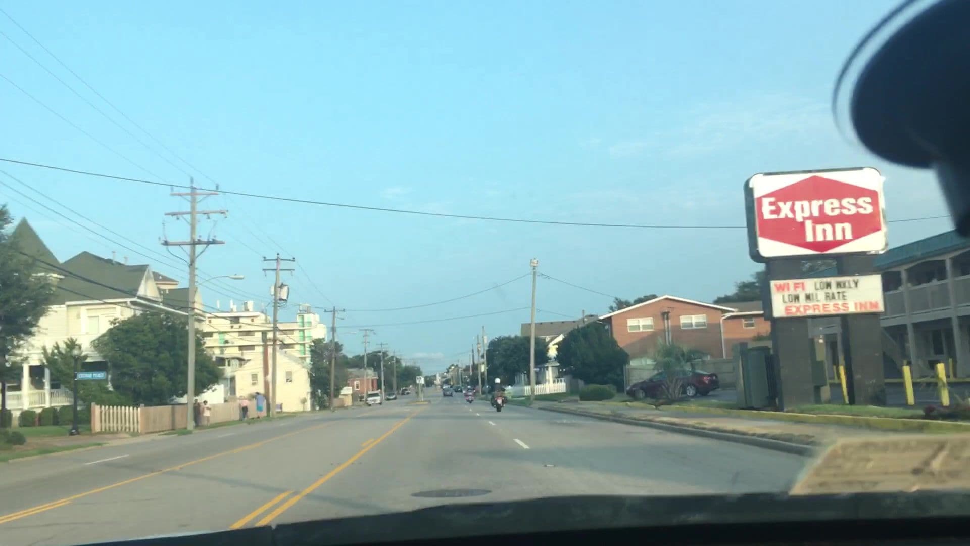 Street view near Econo Lodge, Norfolk — © lvl5 (CC BY-SA · Mapillary)