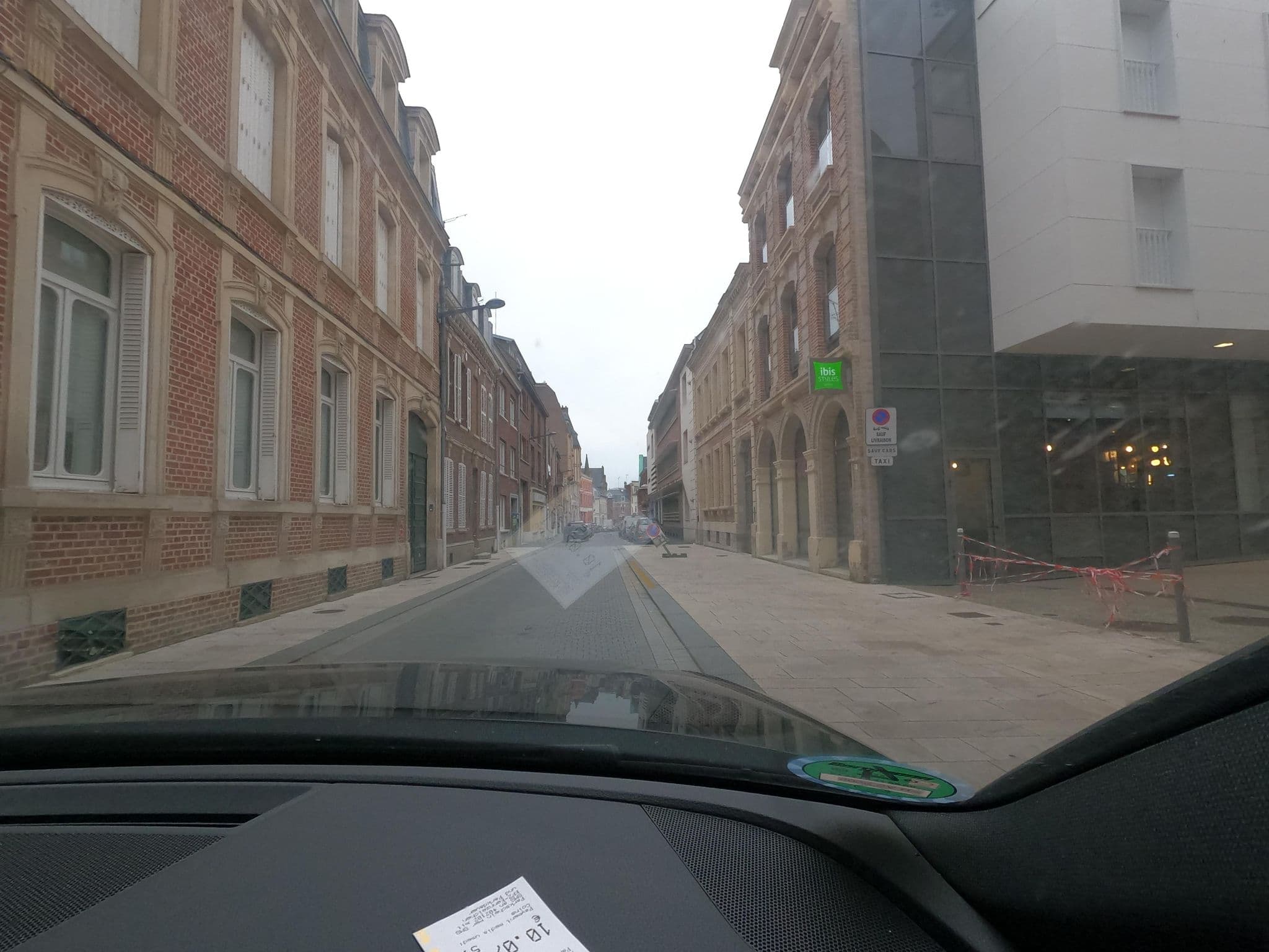 Street view near Hôtel Normandie, Amiens — © saschahaberkorn (CC BY-SA · Mapillary)