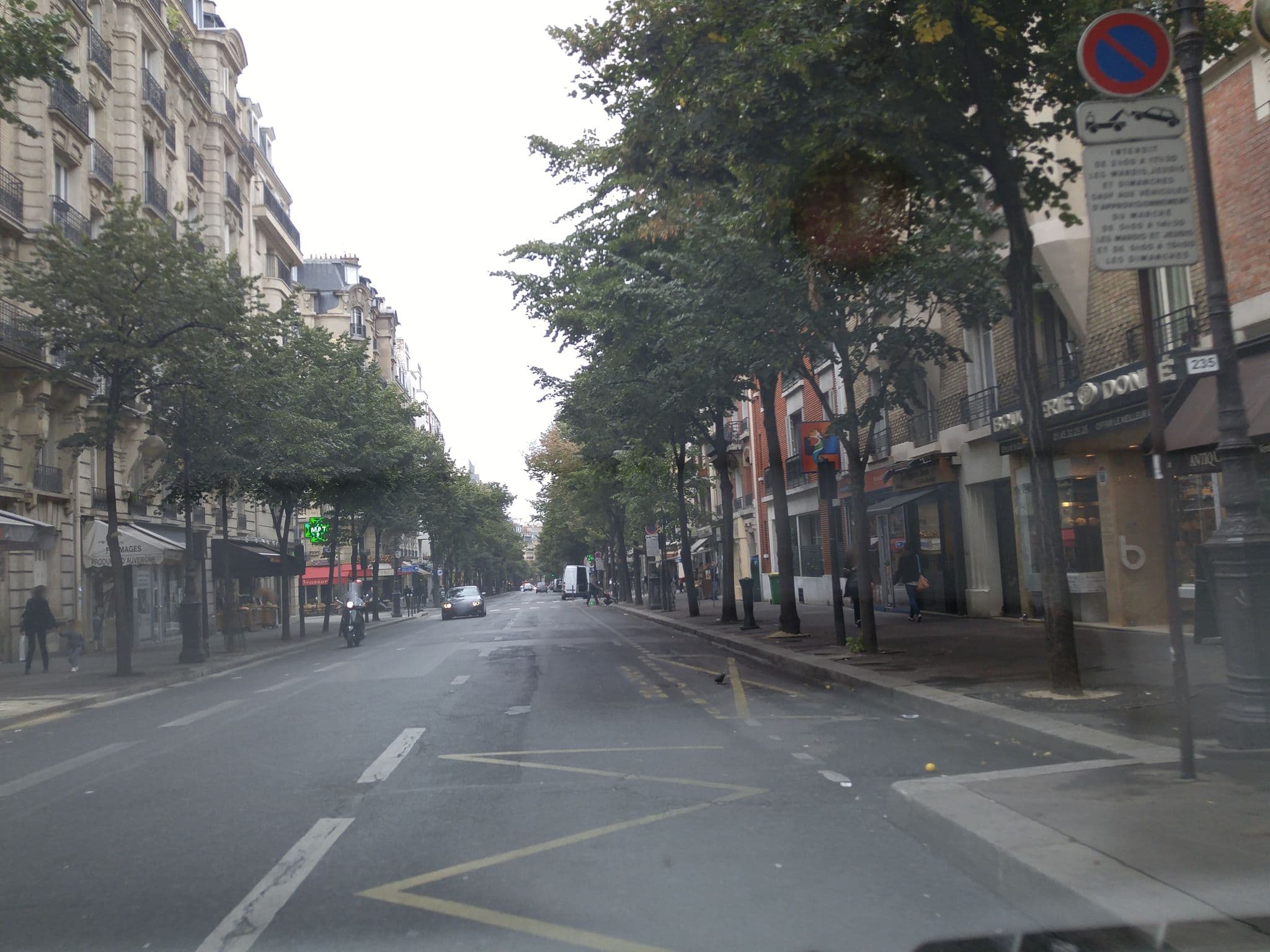 Street view near Chouette Hôtel, Paris 15 Vaugirard — © po_gregoire (CC BY-SA · Mapillary)