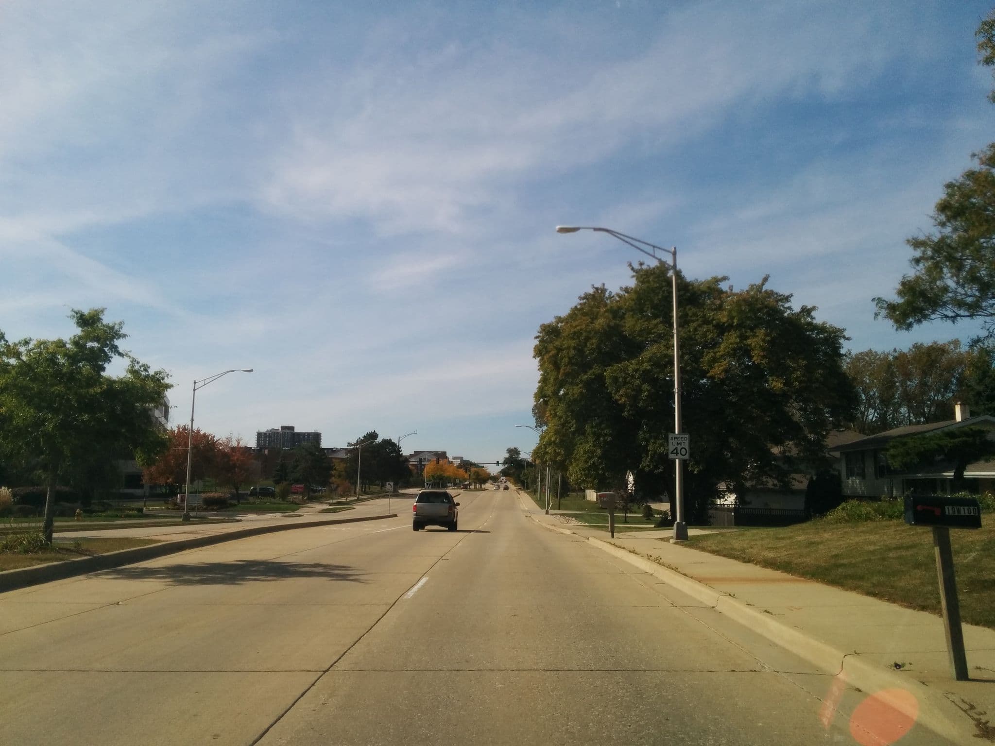 Street view near richiessss, Oakbrook Terrace — © garret (CC BY-SA · Mapillary)