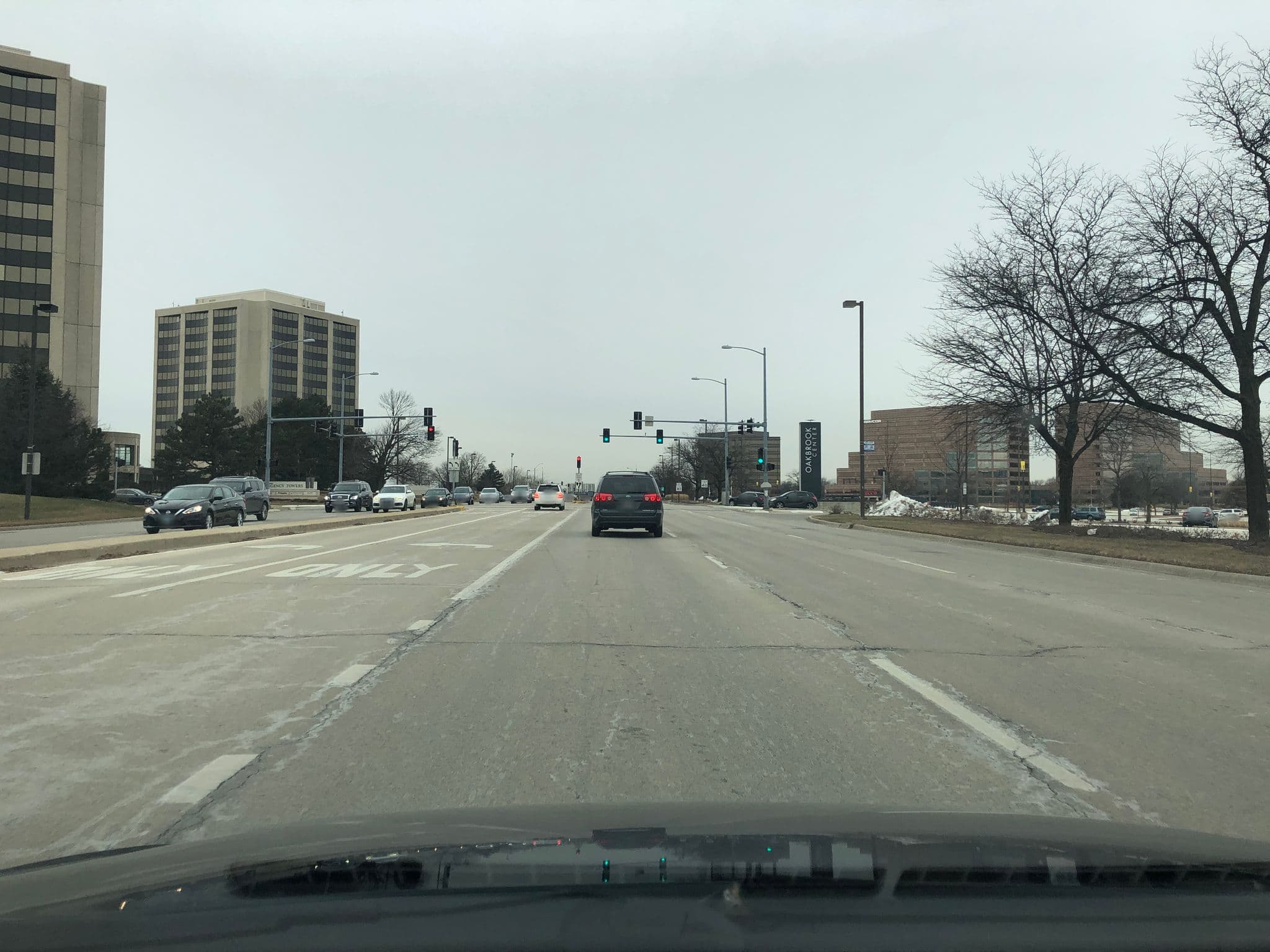 Street view near Chicago, Illinois, Oakbrook Terrace — © nheidenfelder91 (CC BY-SA · Mapillary)