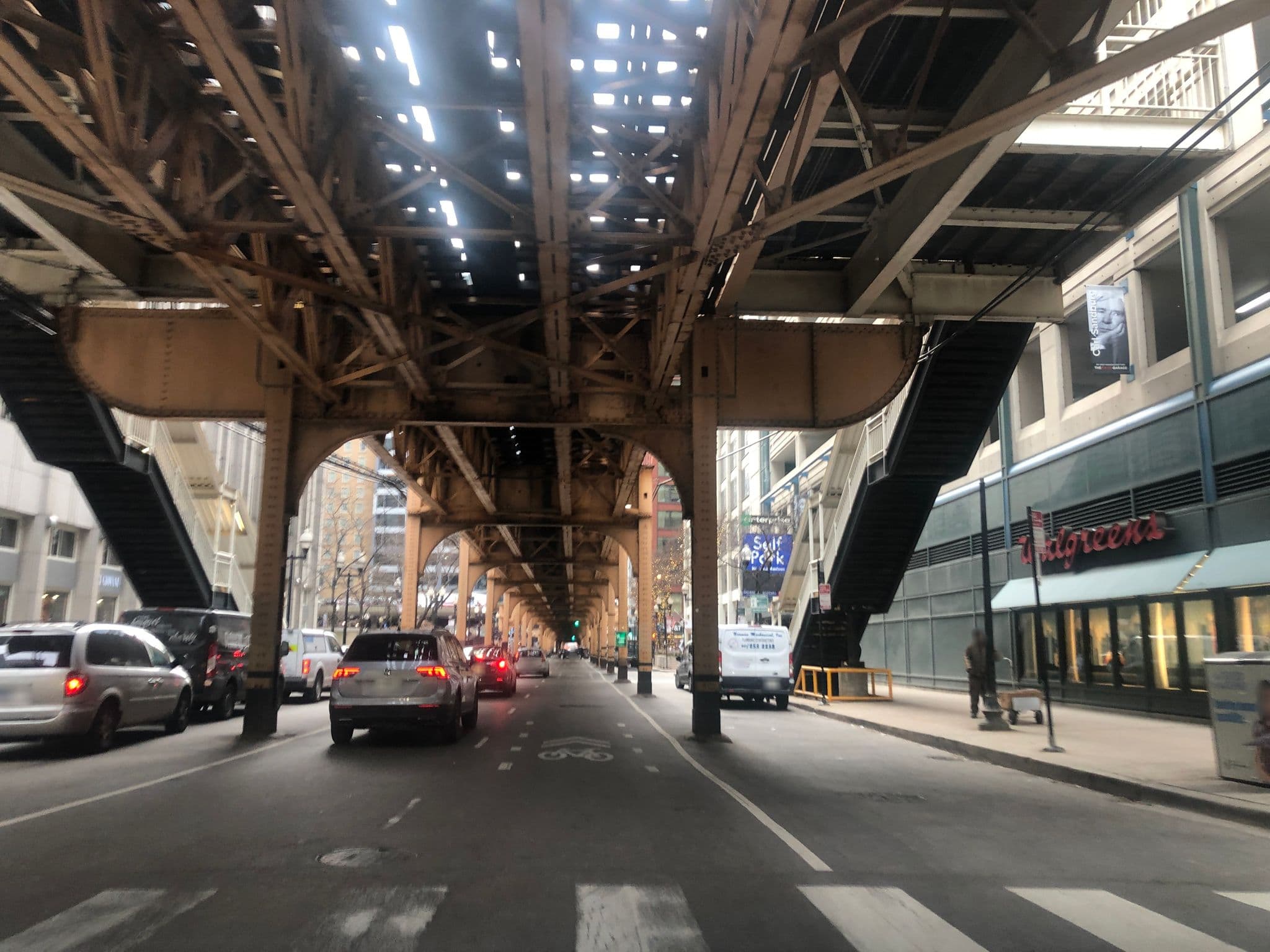 Street view near W Hotel, Chicago Loop — © glendachagas (CC BY-SA · Mapillary)