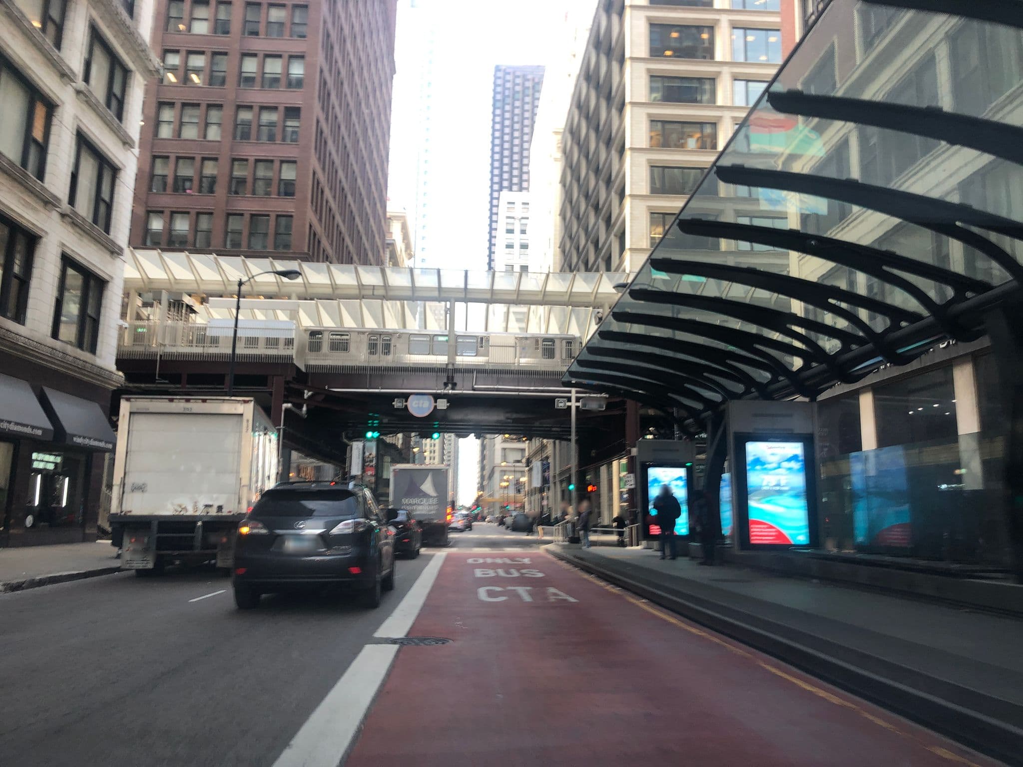 Street view near Intercontinental, Chicago Loop — © glendachagas (CC BY-SA · Mapillary)
