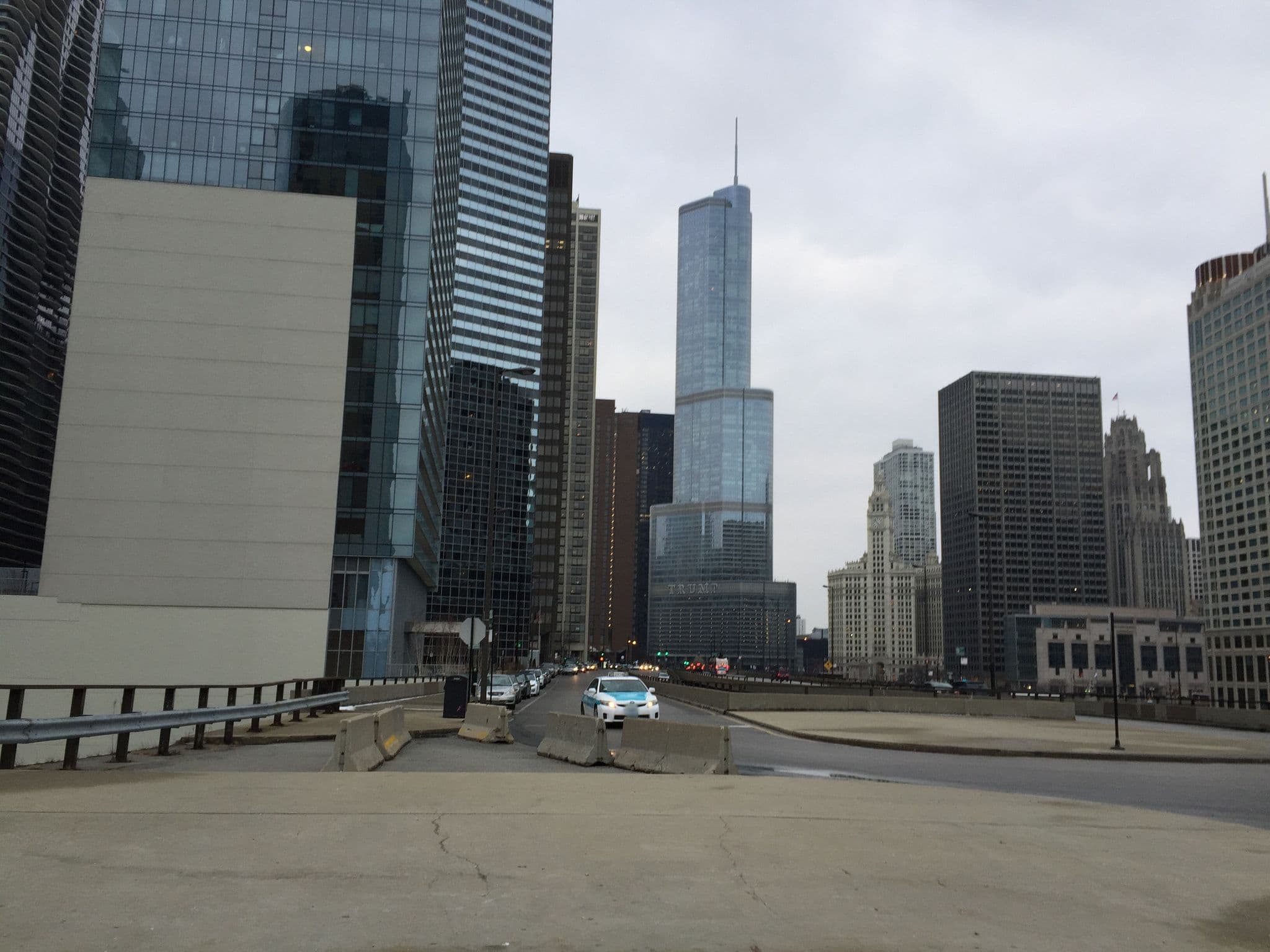 Street view near The St. Regis Chicago / Wanda Vista Tower, Chicago Loop — © richlv (CC BY-SA · Mapillary)