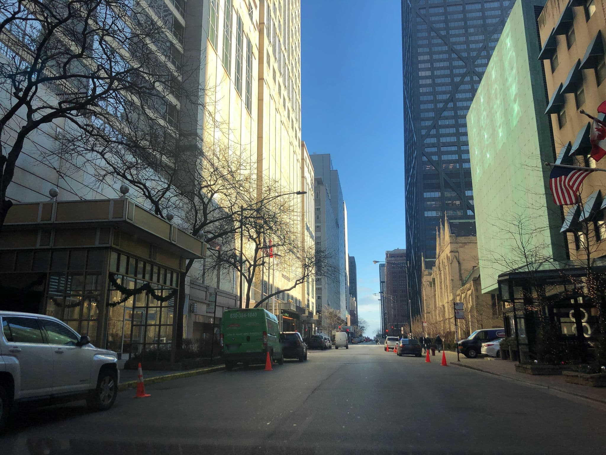 Street view near Donkey Lair (Chicago), Near North Side — © glendachagas (CC BY-SA · Mapillary)