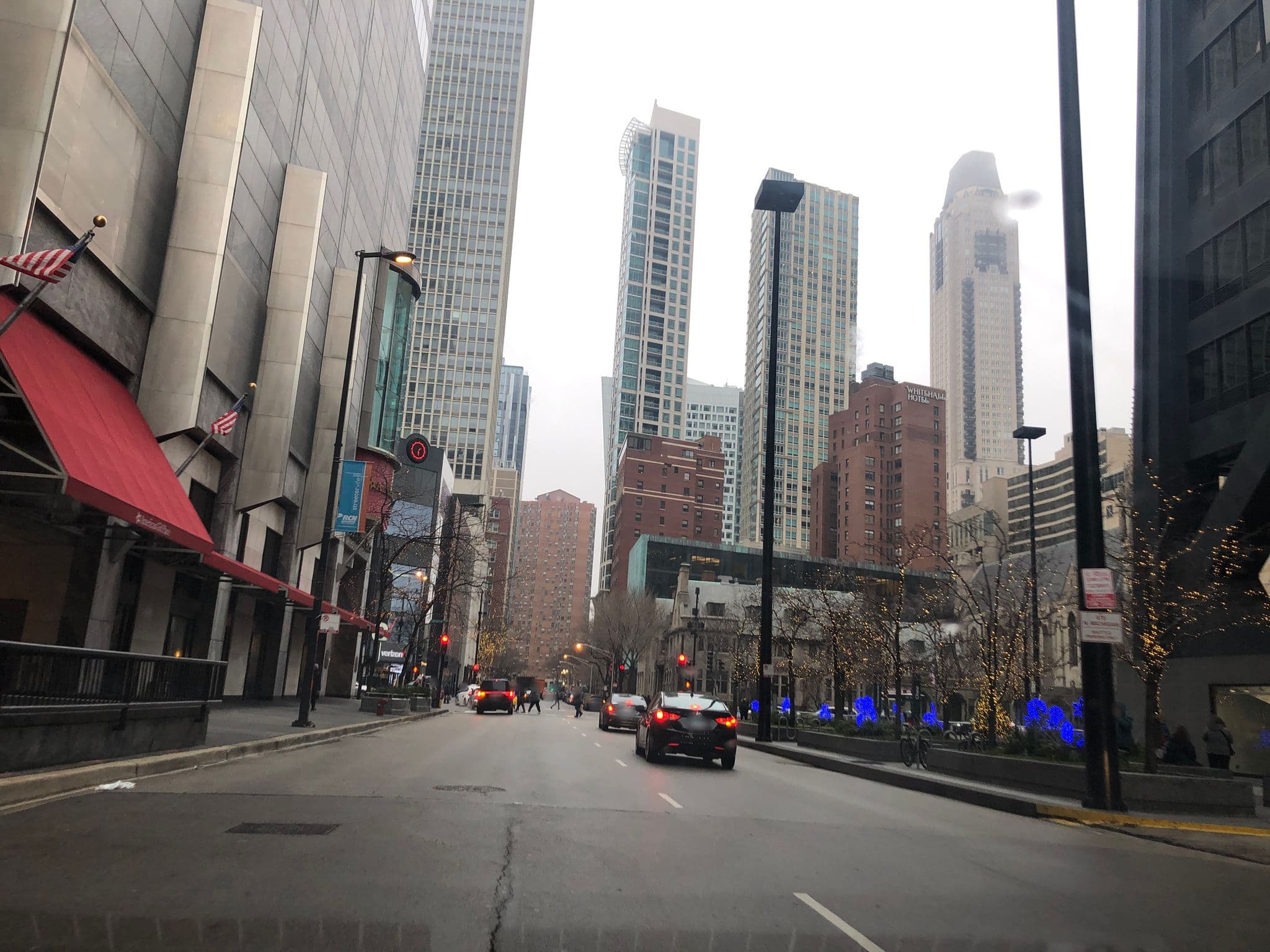 Street view near Skating in the Sky, Near North Side — © glendachagas (CC BY-SA · Mapillary)