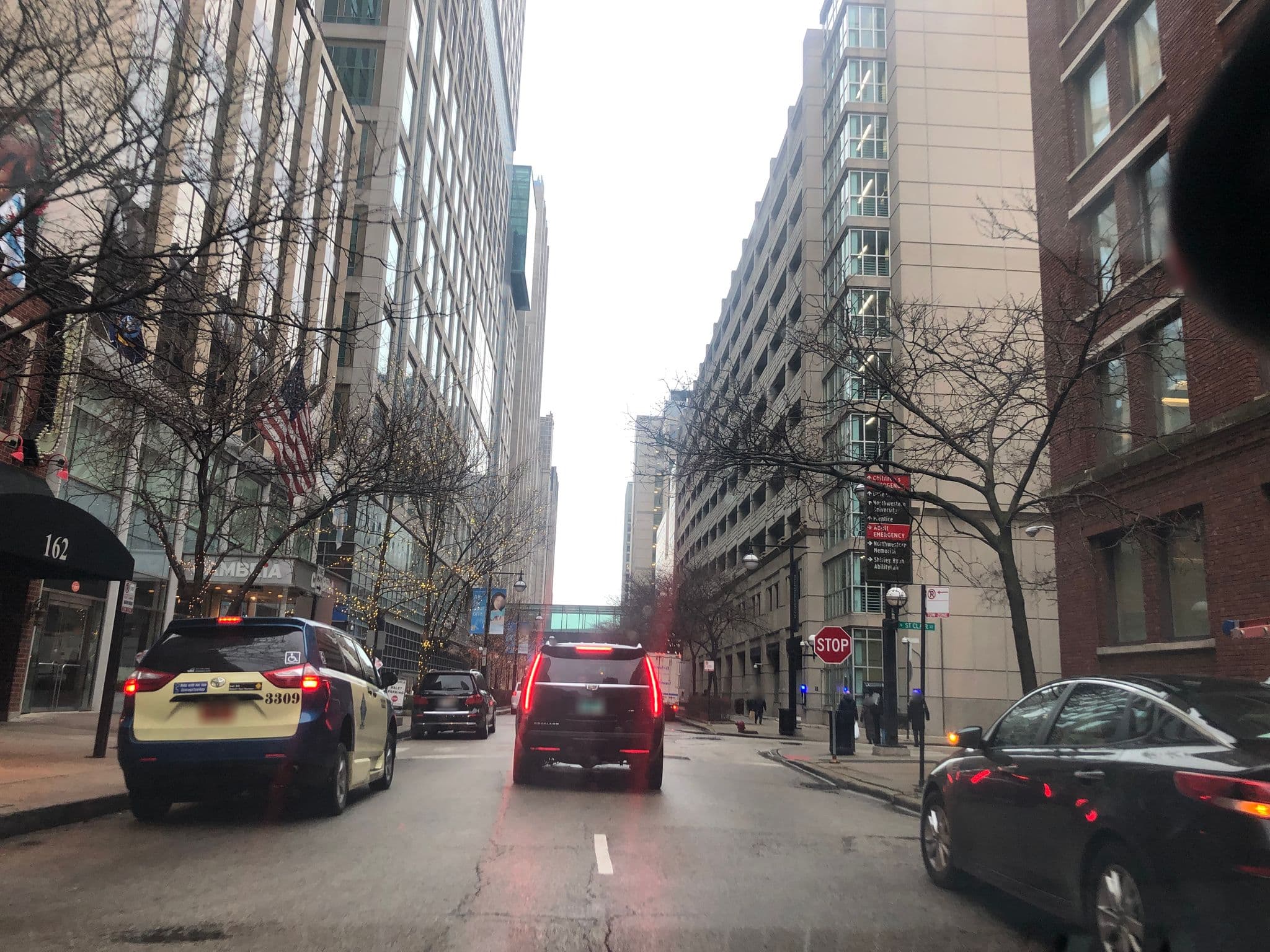 Street view near The Chicago Hotel Collection Magnificent Mile, Near North Side — © glendachagas (CC BY-SA · Mapillary)
