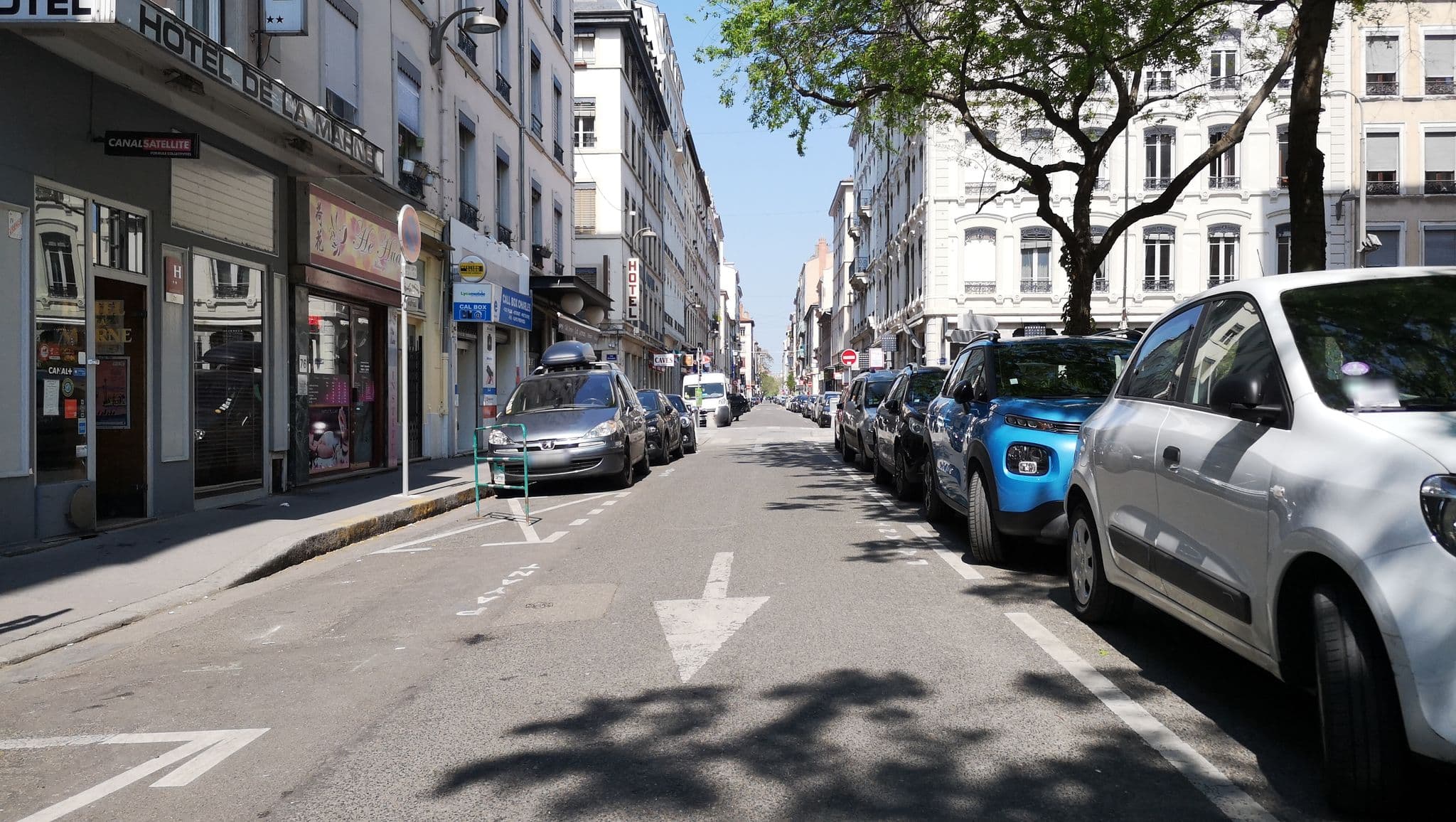 Street view near Lyo Hôtel, Lyon 02 — © blueberry (CC BY-SA · Mapillary)