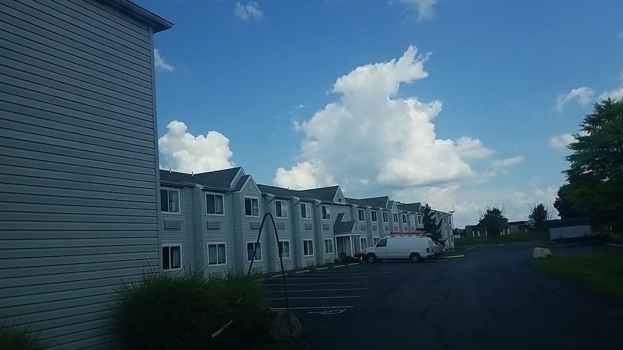 Street view near Days Inn & Suites, Worthington — © jbthemilker (CC BY-SA · Mapillary)