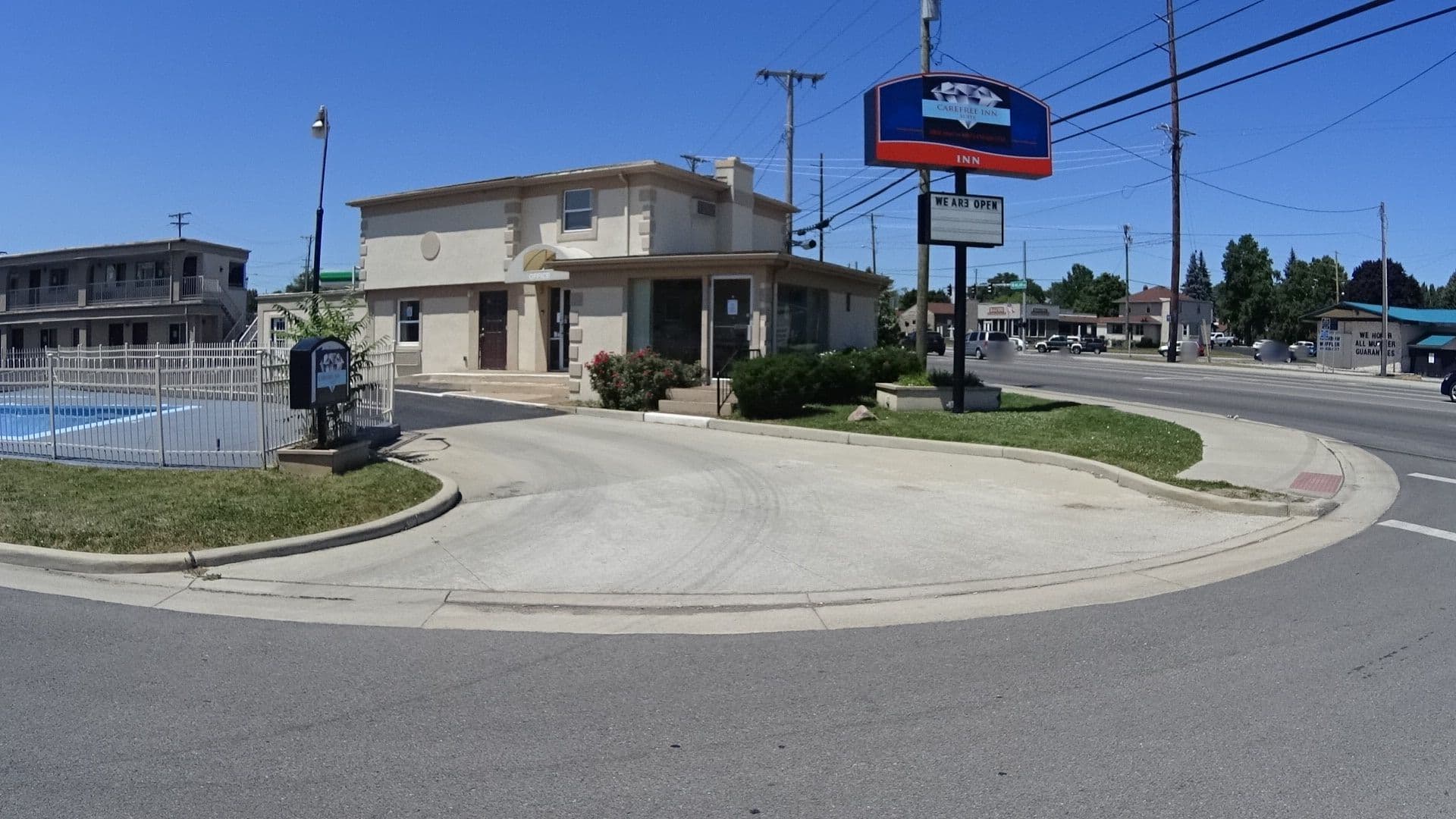 Street view near Howard Johnson Express Inn, Sandusky — © mwroblewski (CC BY-SA · Mapillary)