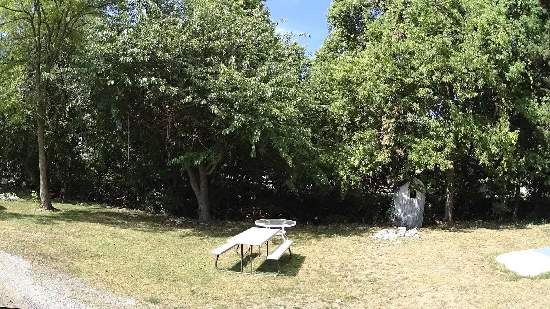 Street view near Crafts Lakeview Lane, Sandusky — © gyllen (CC BY-SA · Mapillary)