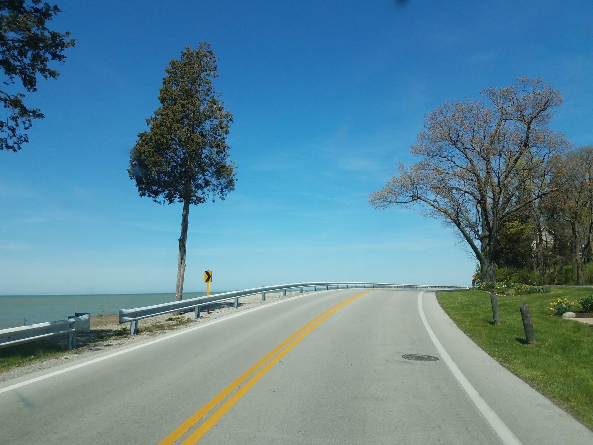 Street view near Rock ledge inn, Port Clinton — © jbthemilker (CC BY-SA · Mapillary)