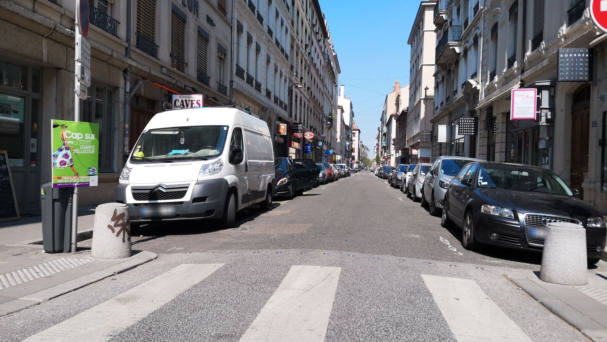 Street view near Hôtel Du Simplon, Lyon 02 — © blueberry (CC BY-SA · Mapillary)