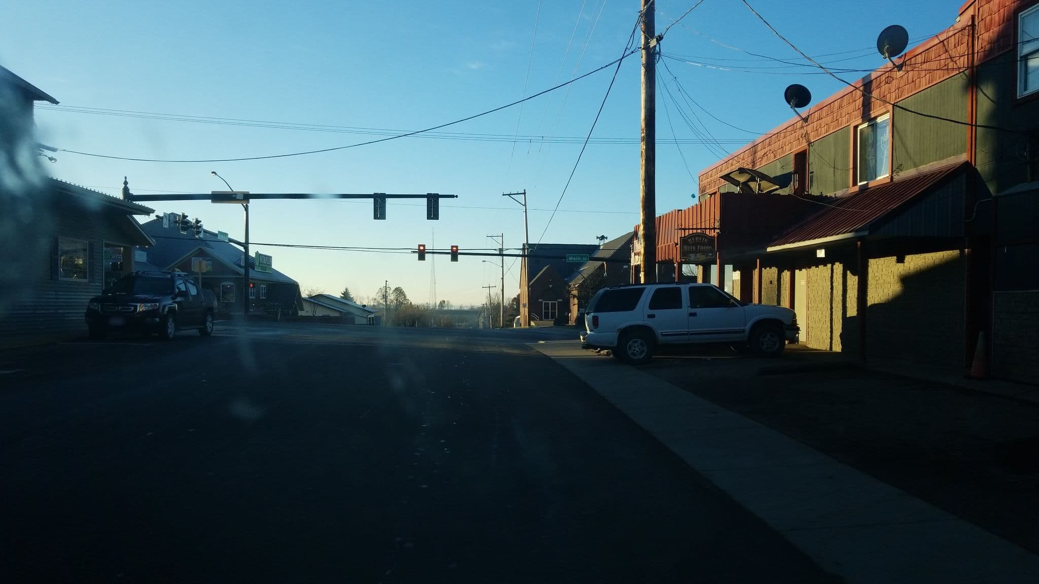 Street view near Lodging on the Square, Millersburg — © jbthemilker (CC BY-SA · Mapillary)