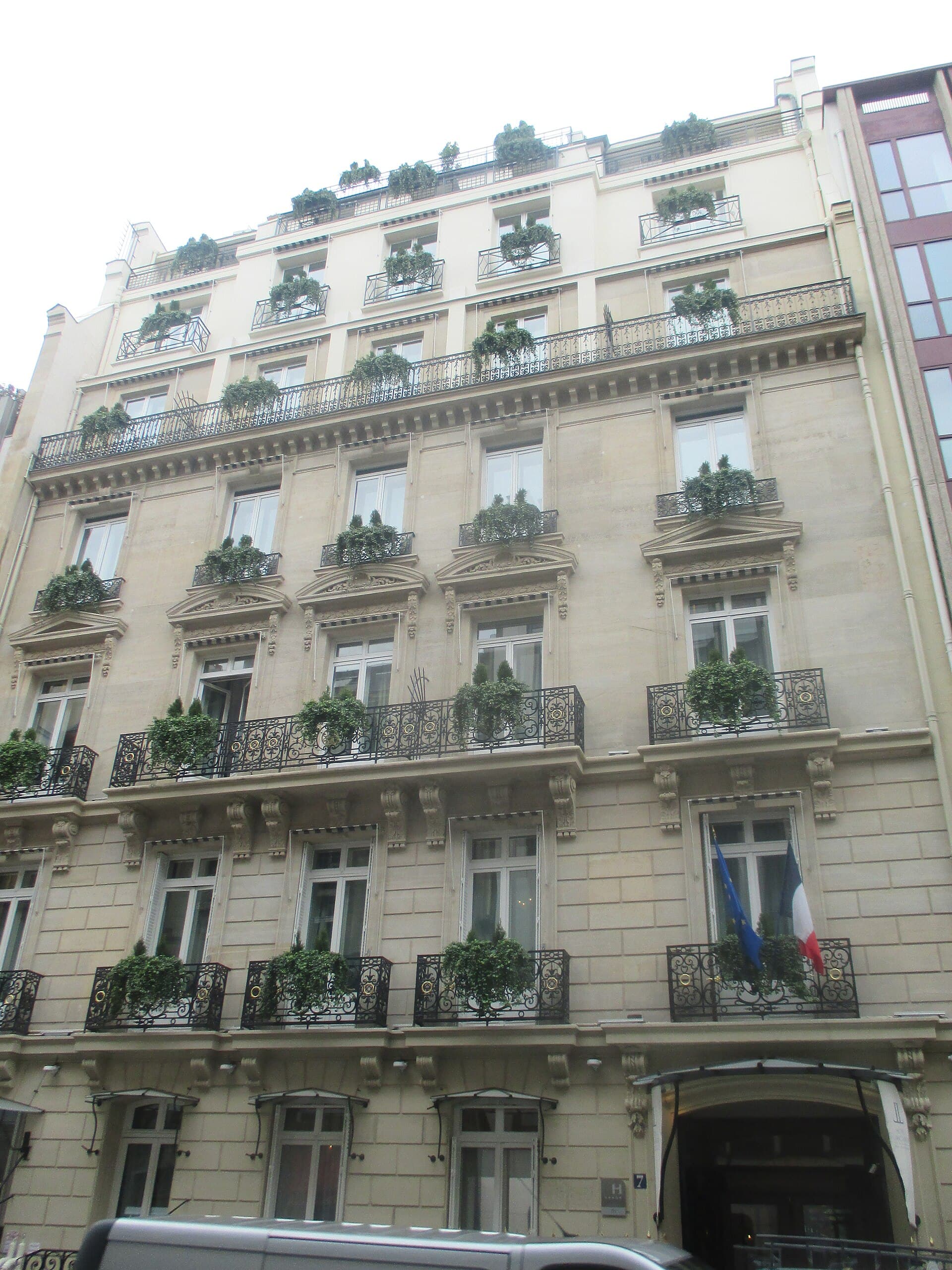 Hôtel Lancaster (via Wikimedia Commons, CC BY-SA 4.0)