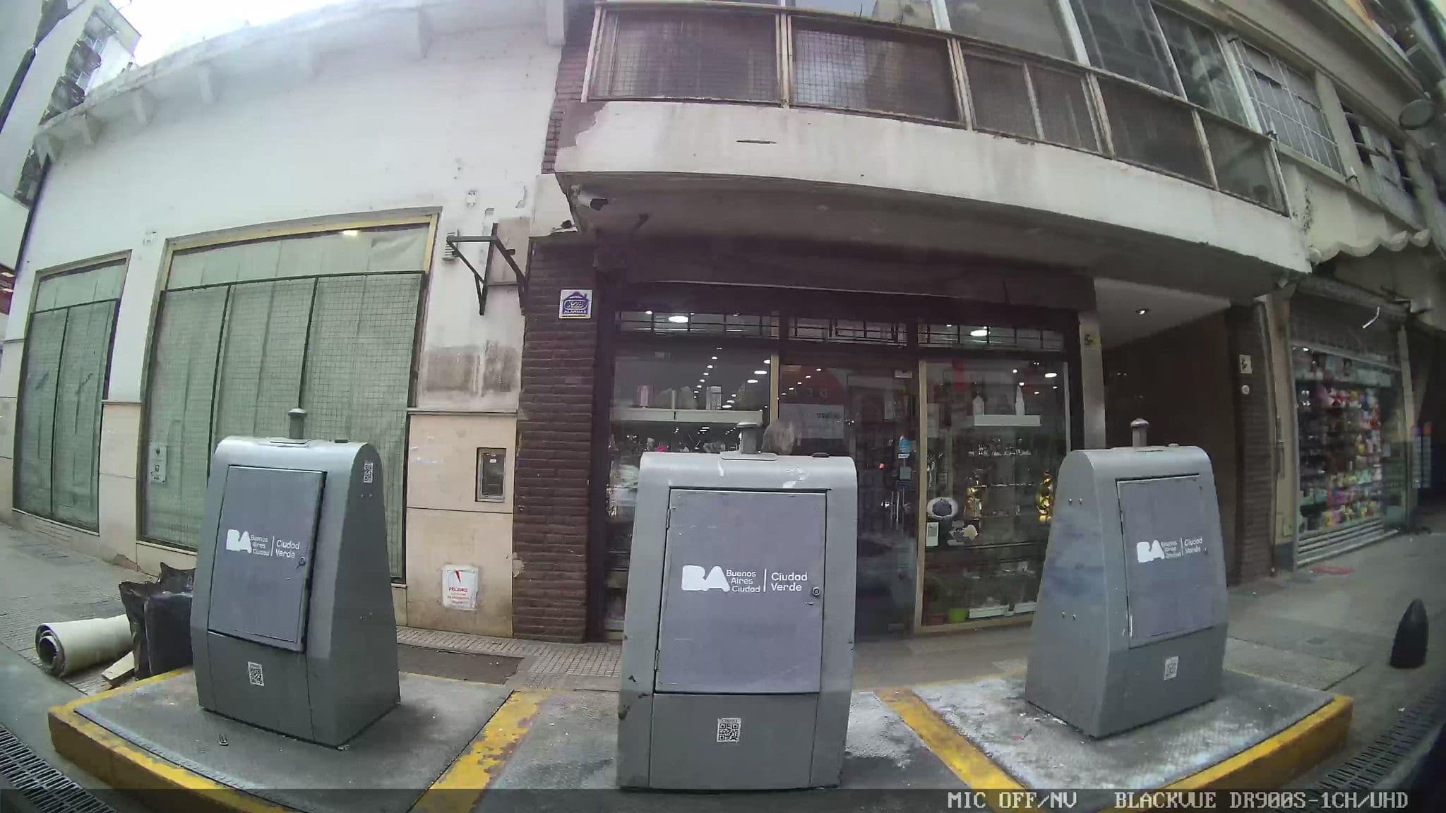 Street view near Bisonte Palace Hotel, Retiro — © kaart_1 (CC BY-SA · Mapillary)