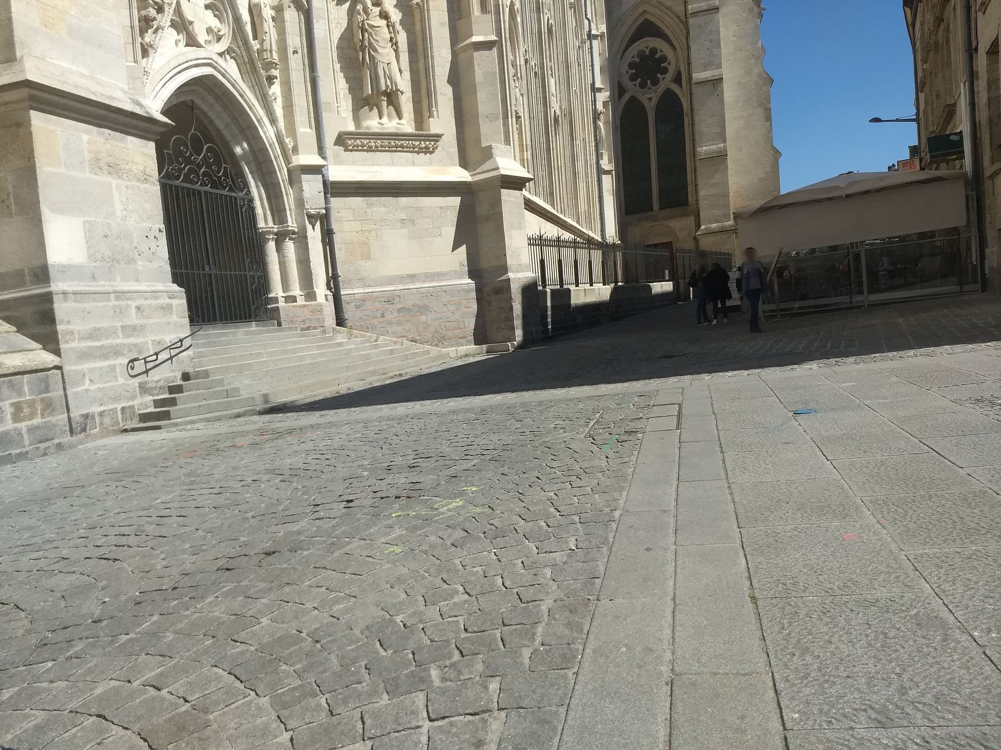 Street view near Le Prieuré, Amiens — © kritic (CC BY-SA · Mapillary)