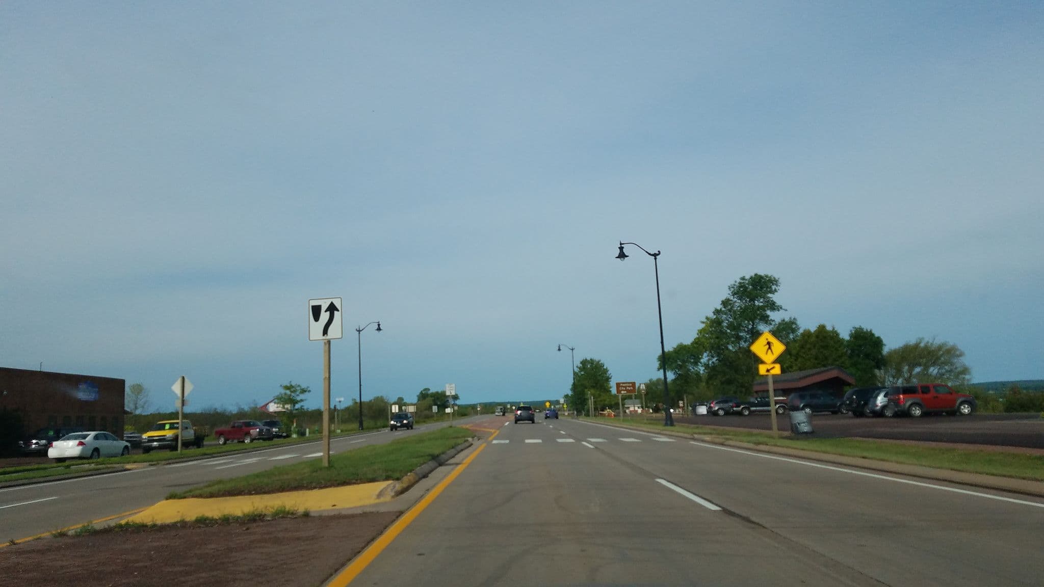 Street view near Freehands Inn, Washburn — © noliver (CC BY-SA · Mapillary)