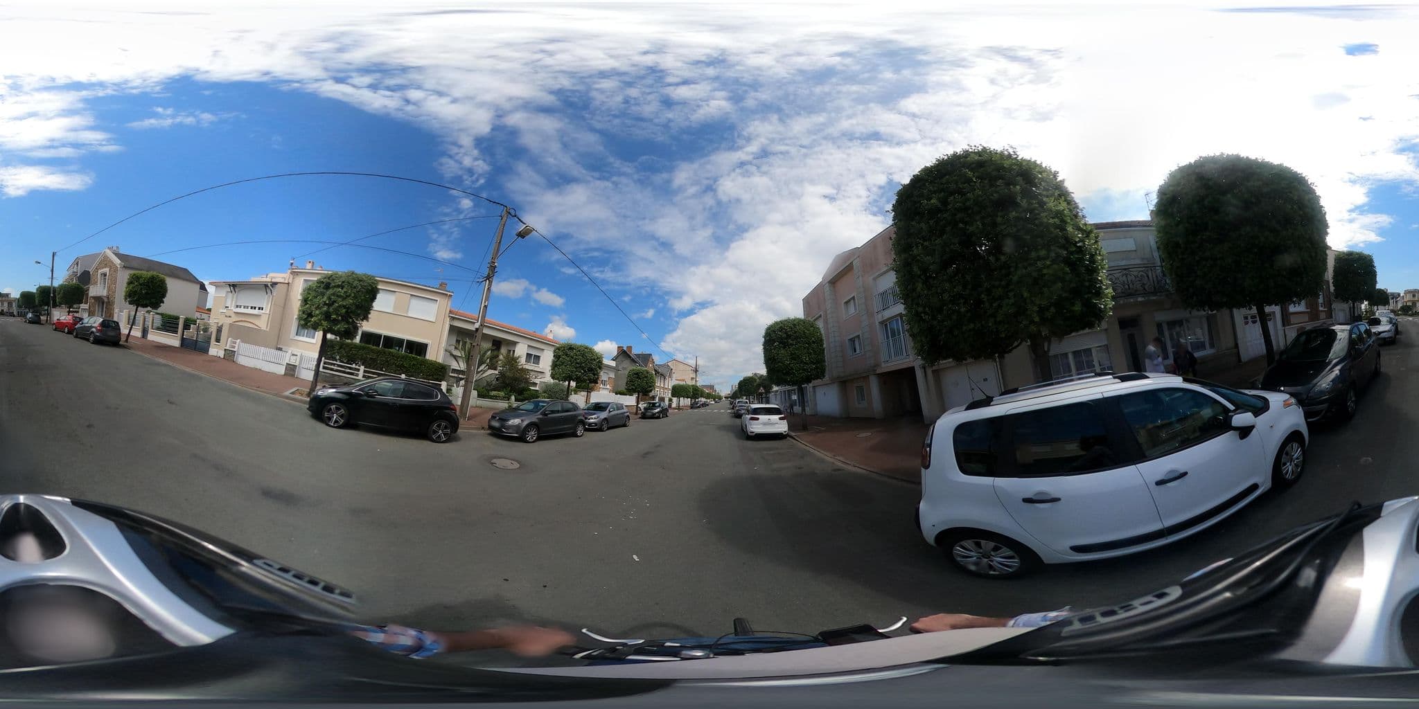 Street view near Hôtel Calme des Pins - Spa, Les Sables-d'Olonne — © u4y0u (CC BY-SA · Mapillary)