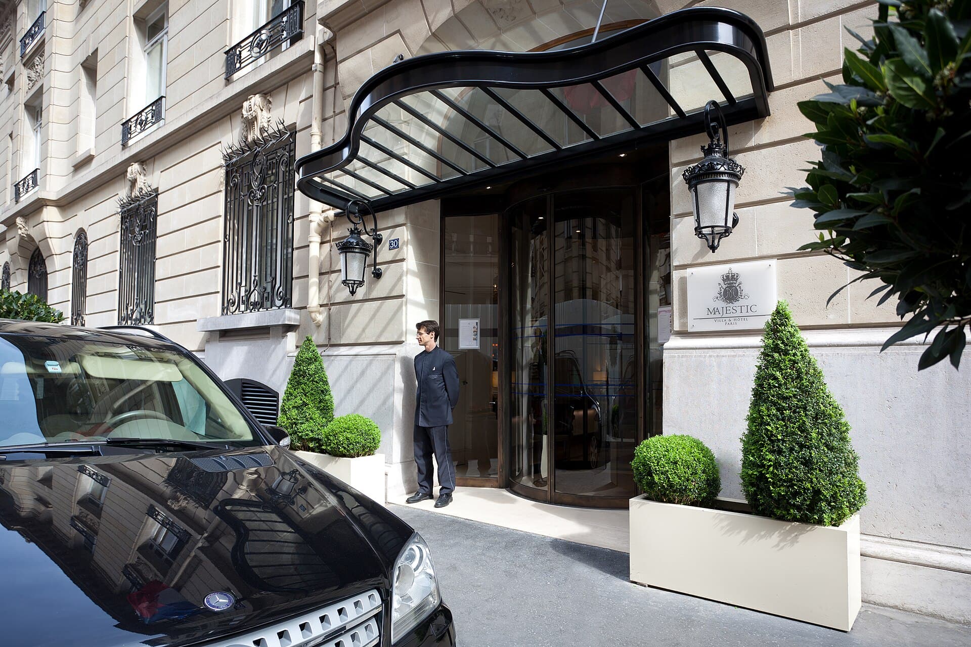 Majestic Hotel - Spa (via Wikimedia Commons, CC BY-SA 3.0)