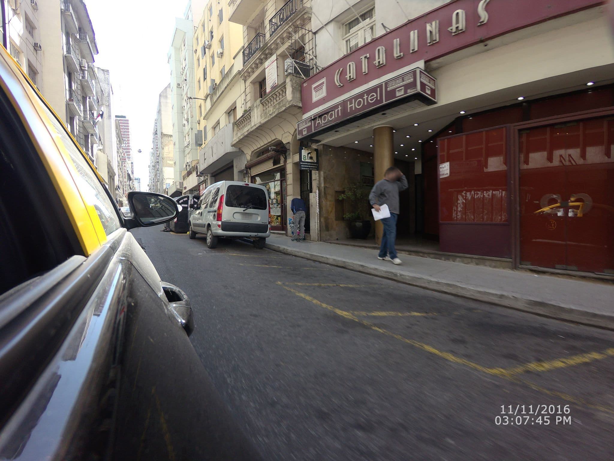 Street view near Catalinas Su Tes, Buenos Aires