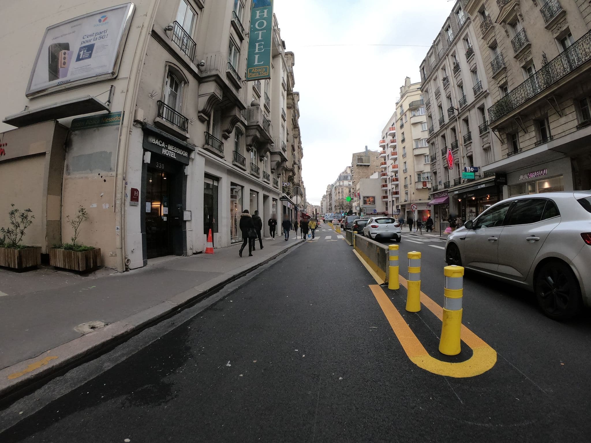Street view near Quality Abaca Messidor, Paris 15 Vaugirard — © ywwwes (CC BY-SA · Mapillary)