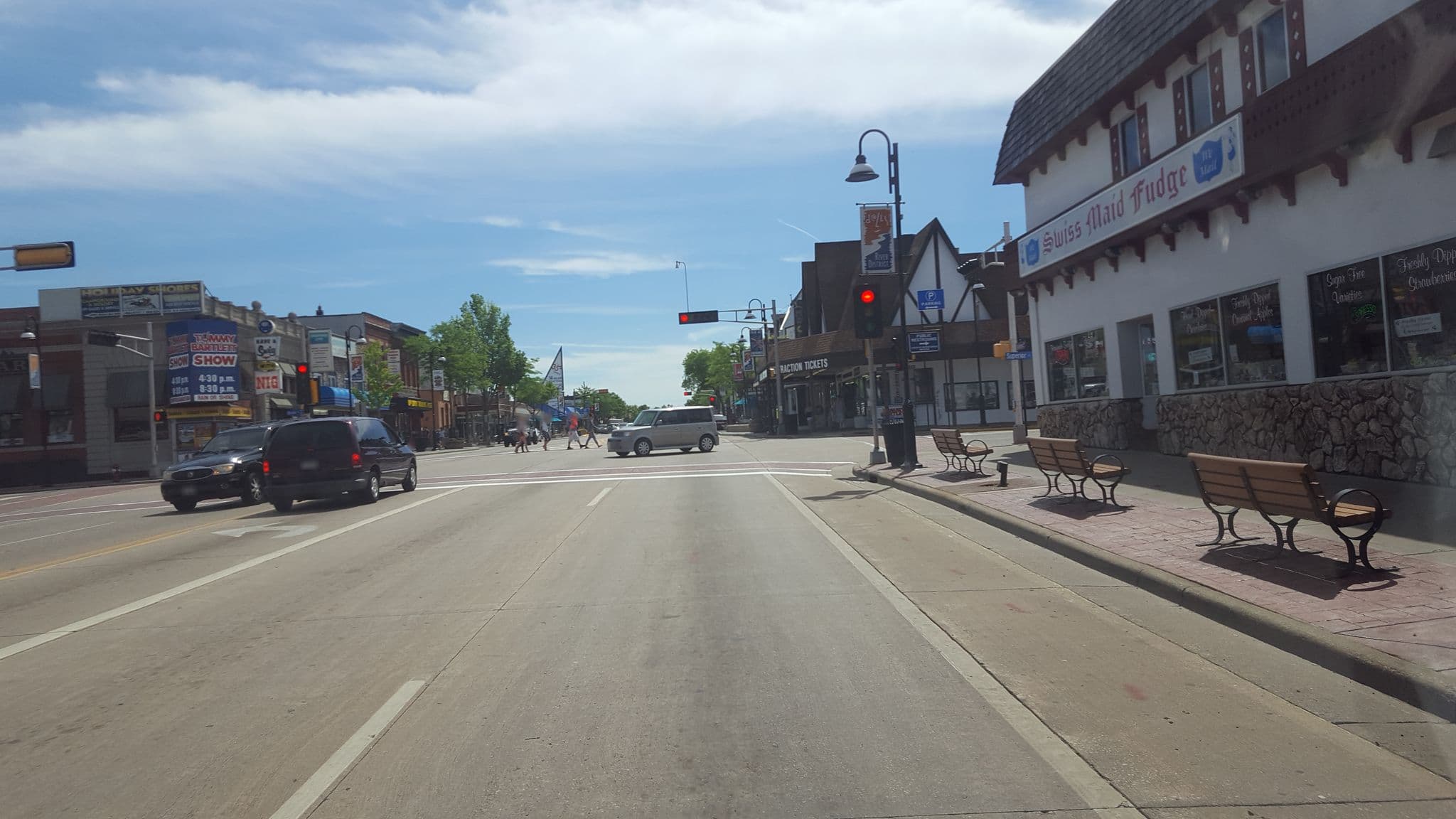 Street view near Vacation Resorts Bureau, Wisconsin Dells — © jbthemilker (CC BY-SA · Mapillary)
