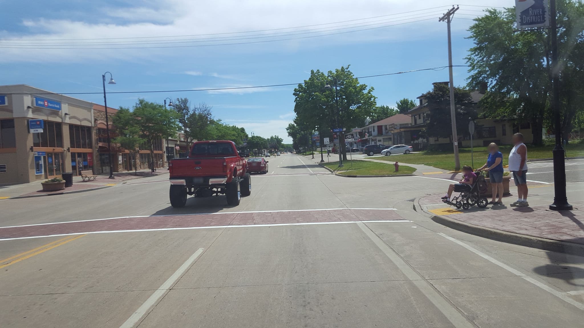 Street view near Room 295 Great Wolf Lodge, Wisconsin Dells — © jbthemilker (CC BY-SA · Mapillary)