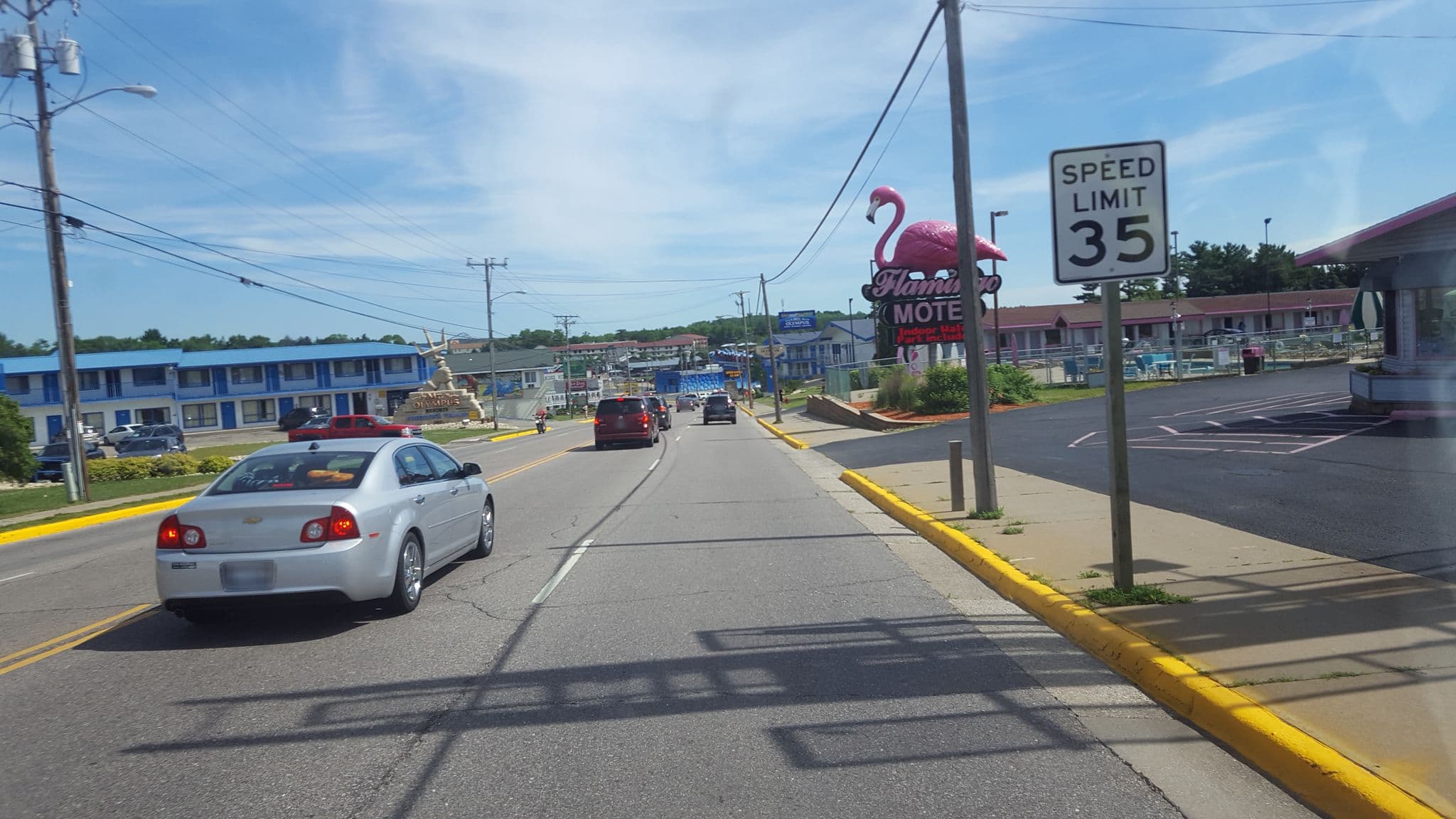 Street view near Flamingo Motel & Suites, Lake Delton — © jbthemilker (CC BY-SA · Mapillary)