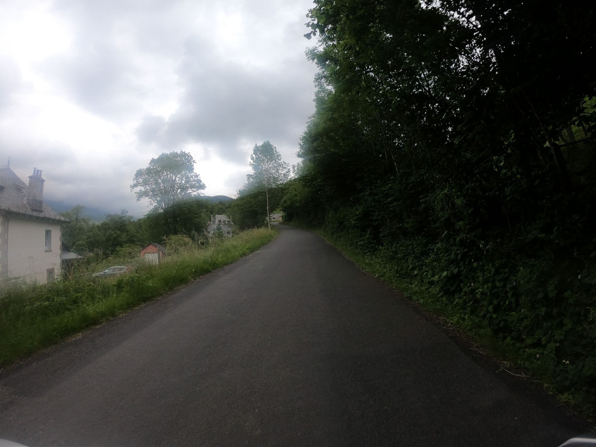 Street view near Les 4 saisons, Vic-sur-Cère — © joostjakob (CC BY-SA · Mapillary)