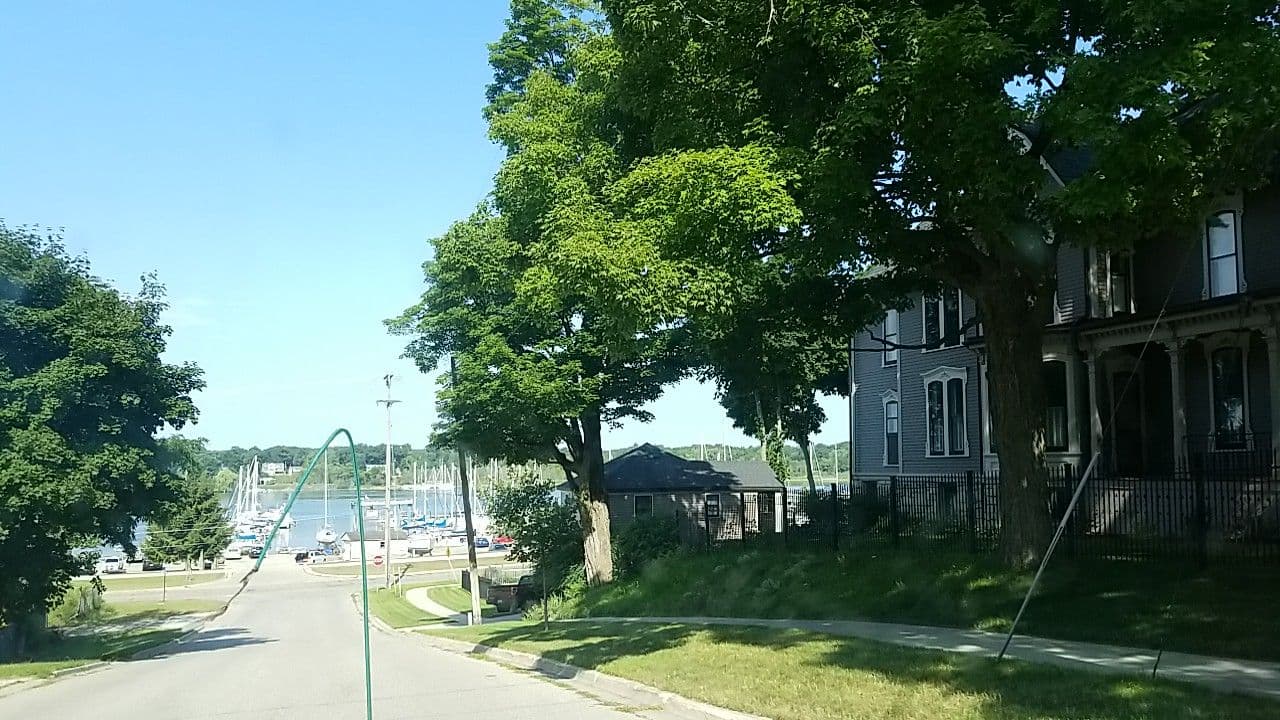 Street view near The Lewis House Bed & Breakfast, Lakewood Club — © jbthemilker (CC BY-SA · Mapillary)