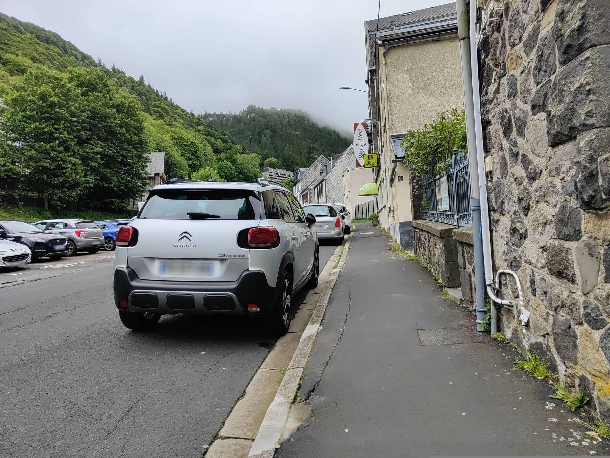 Street view near Hôtel le Régis, Mont-Dore — © philou87 (CC BY-SA · Mapillary)
