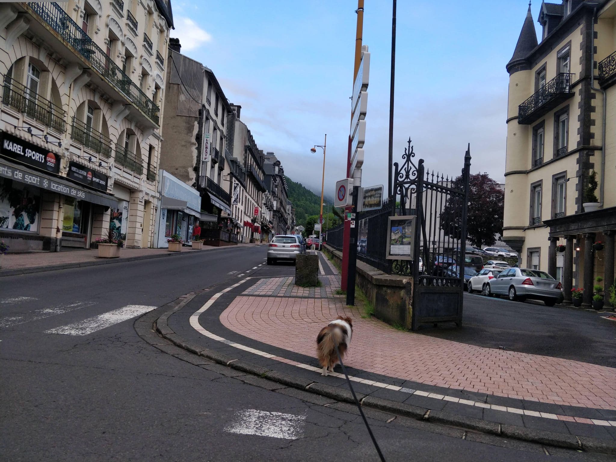 Street view near Le Grand Hôtel, Mont-Dore — © philou87 (CC BY-SA · Mapillary)