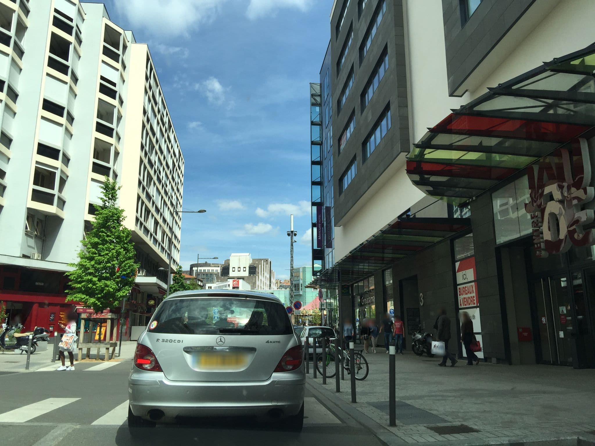 Street view near Les Privilodges Apparthôtel Carré de Jaude, Clermont-Ferrand — © geraldchatagnon (CC BY-SA · Mapillary)