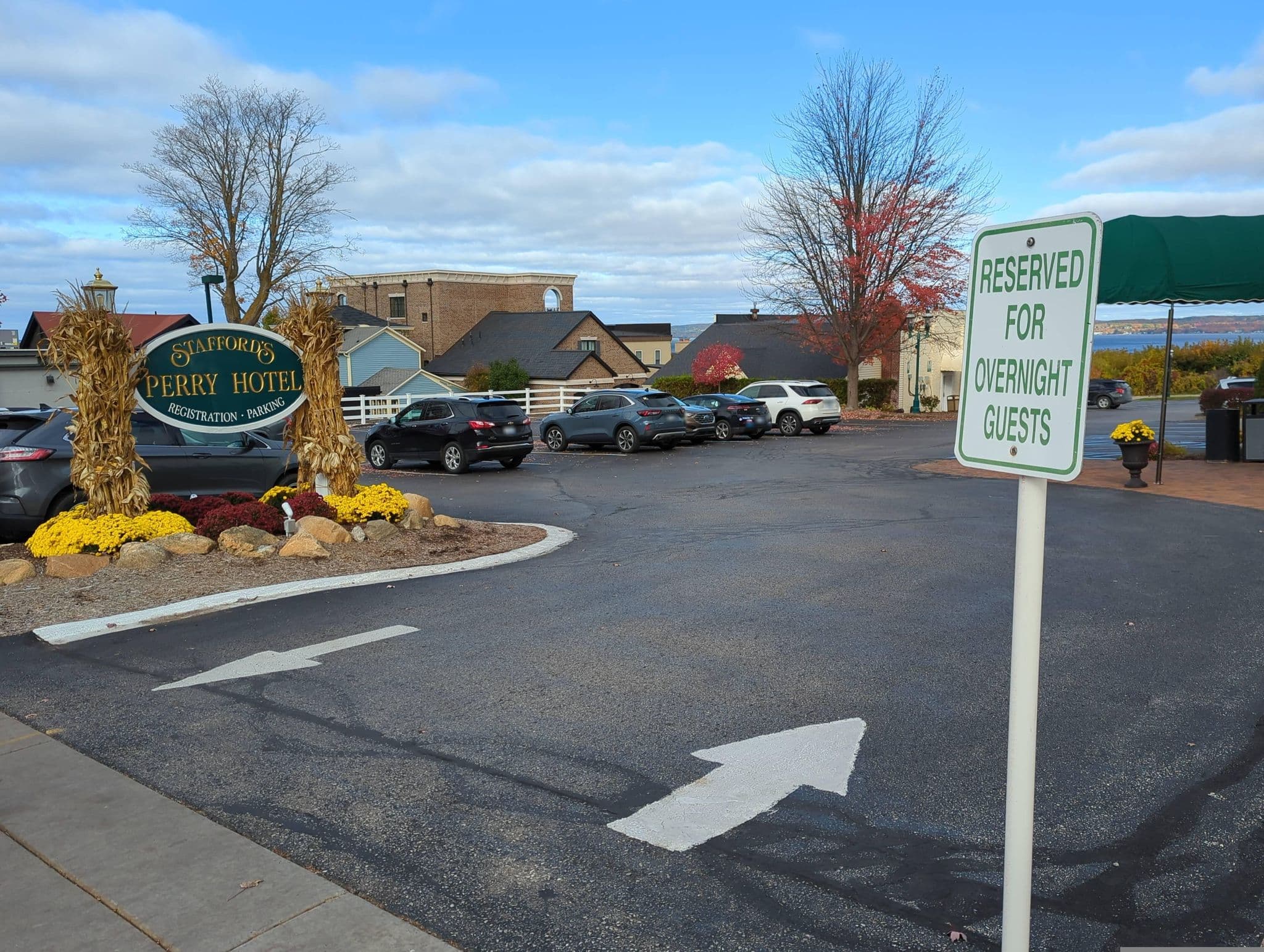 Street view near Stafford's Perry Hotel, Petoskey — © treestryder (CC BY-SA · Mapillary)
