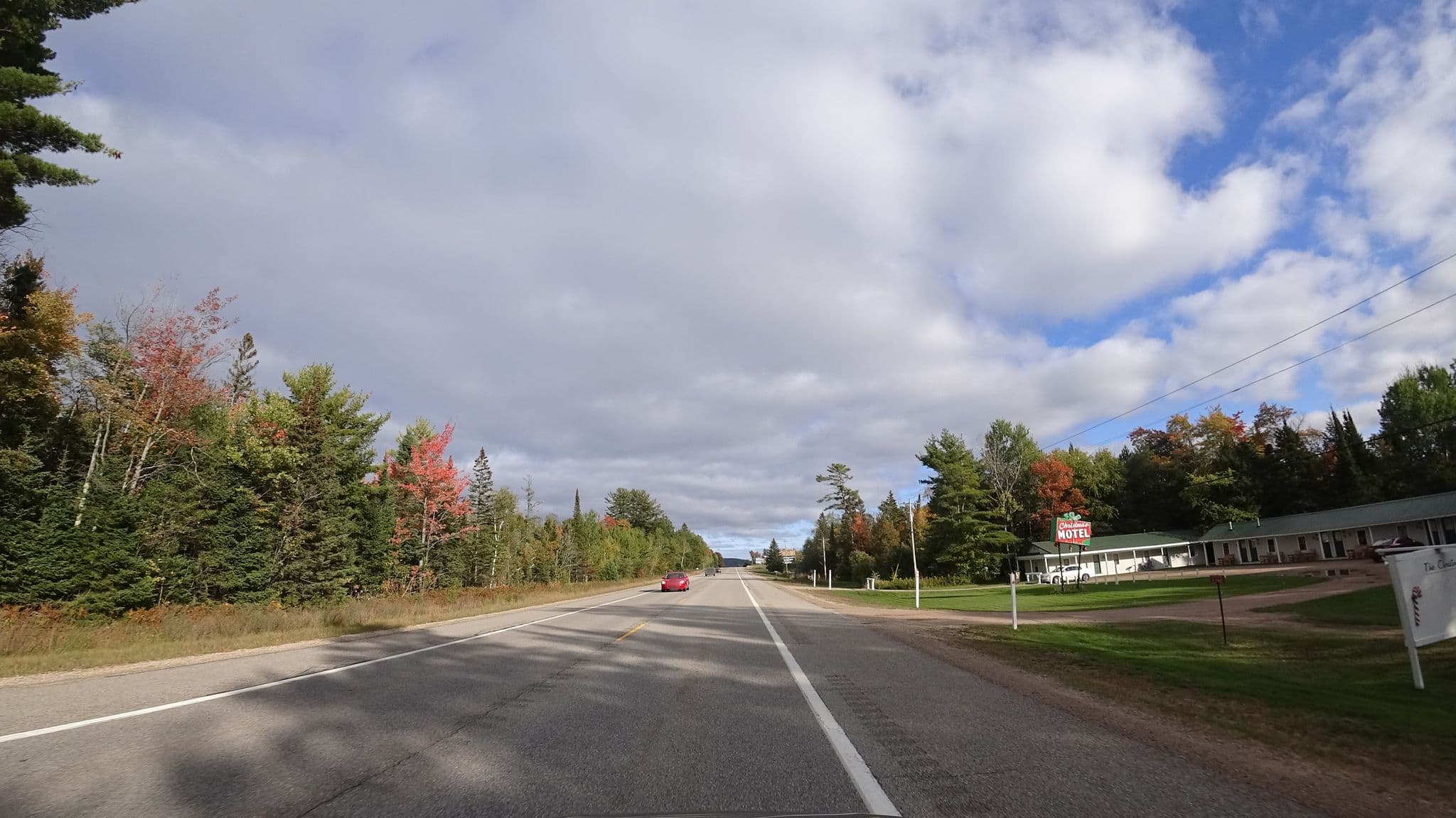 Street view near Christmas Motel, Munising — © z0rg (CC BY-SA · Mapillary)
