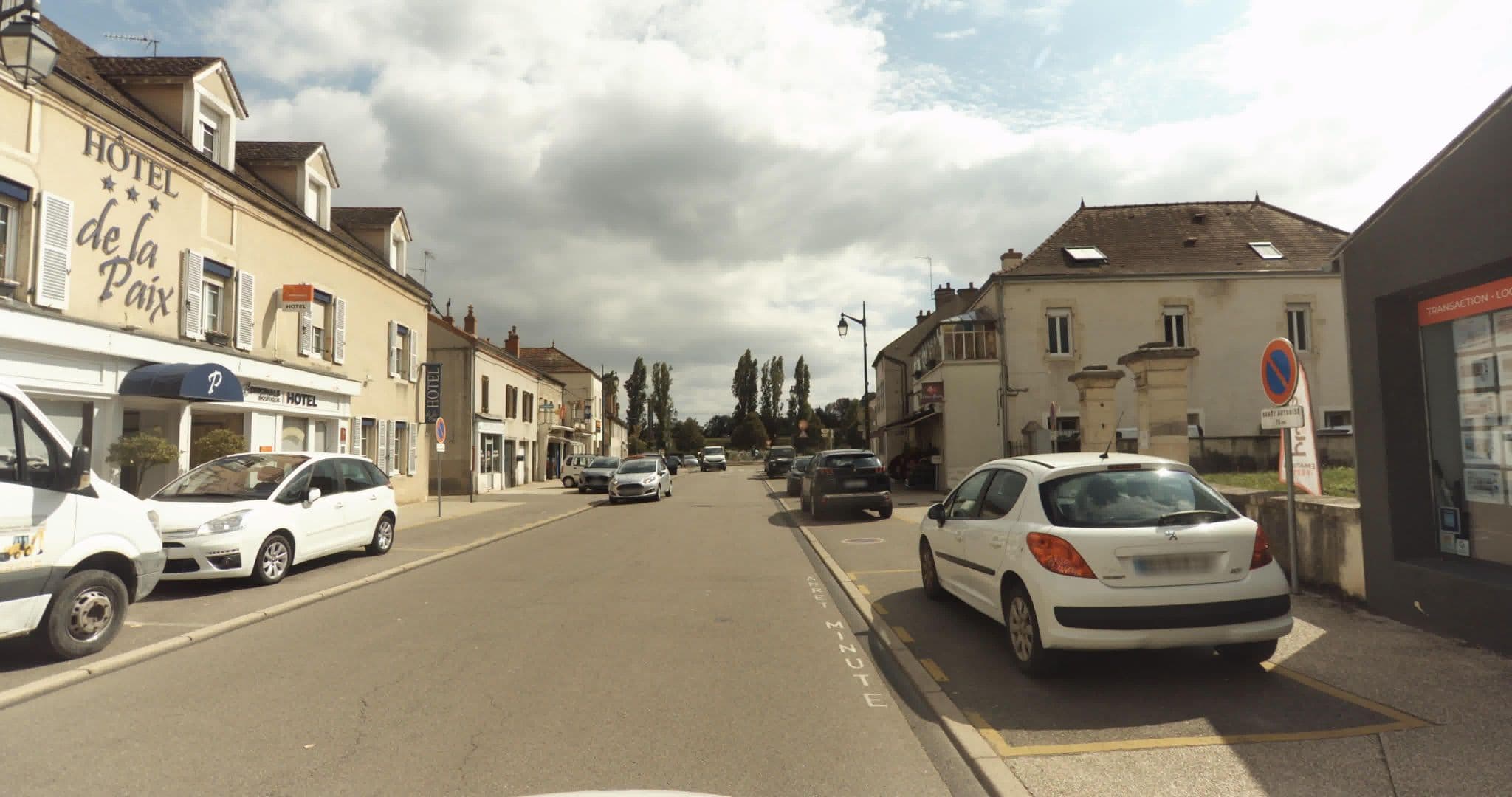 Street view near Hôtel de la Paix, Beaune — © sogefi (CC BY-SA · Mapillary)