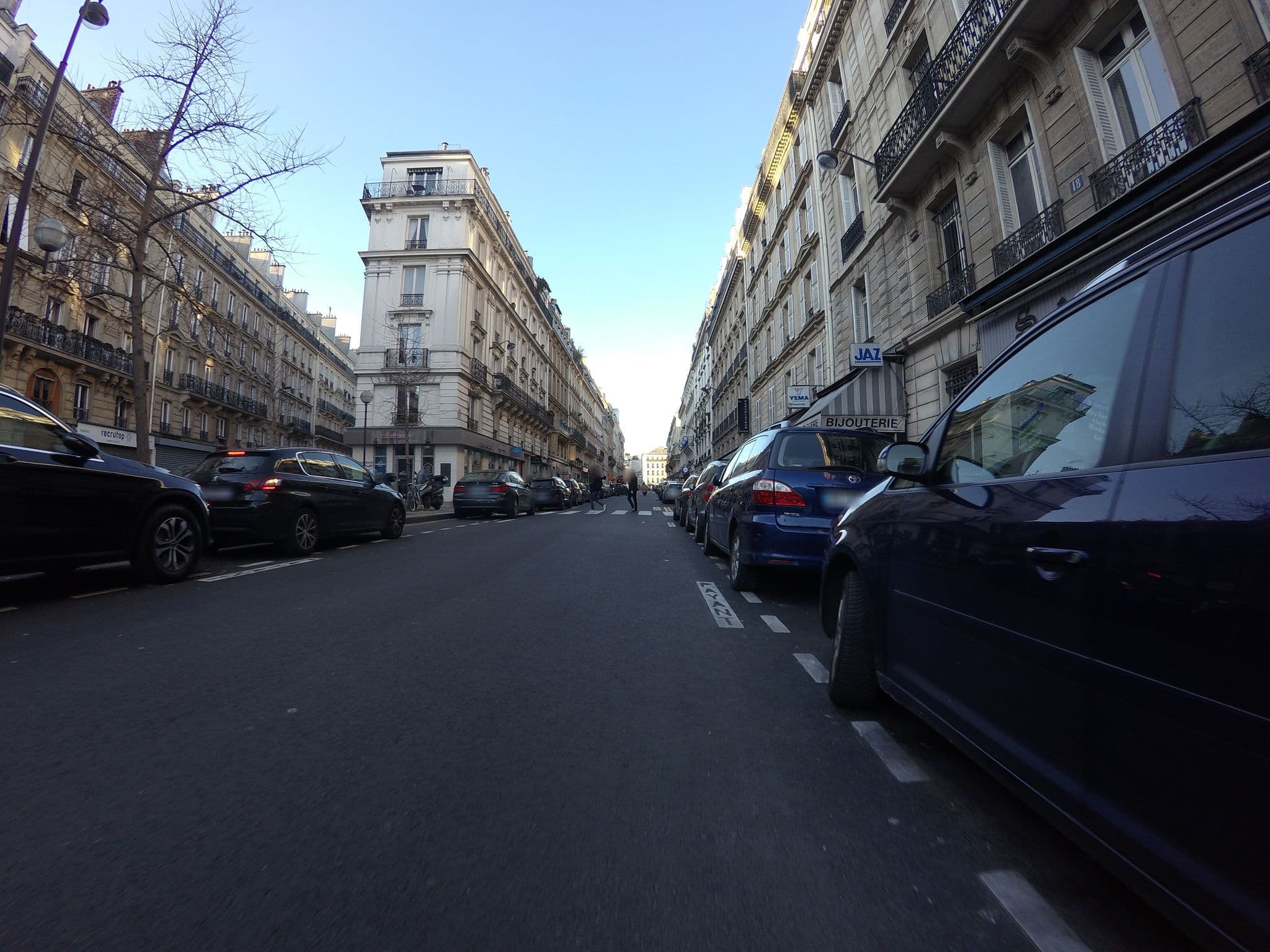 Street view near Elysées Opéra, Paris 17 Batignolles-Monceau — © laurentlouf (CC BY-SA · Mapillary)