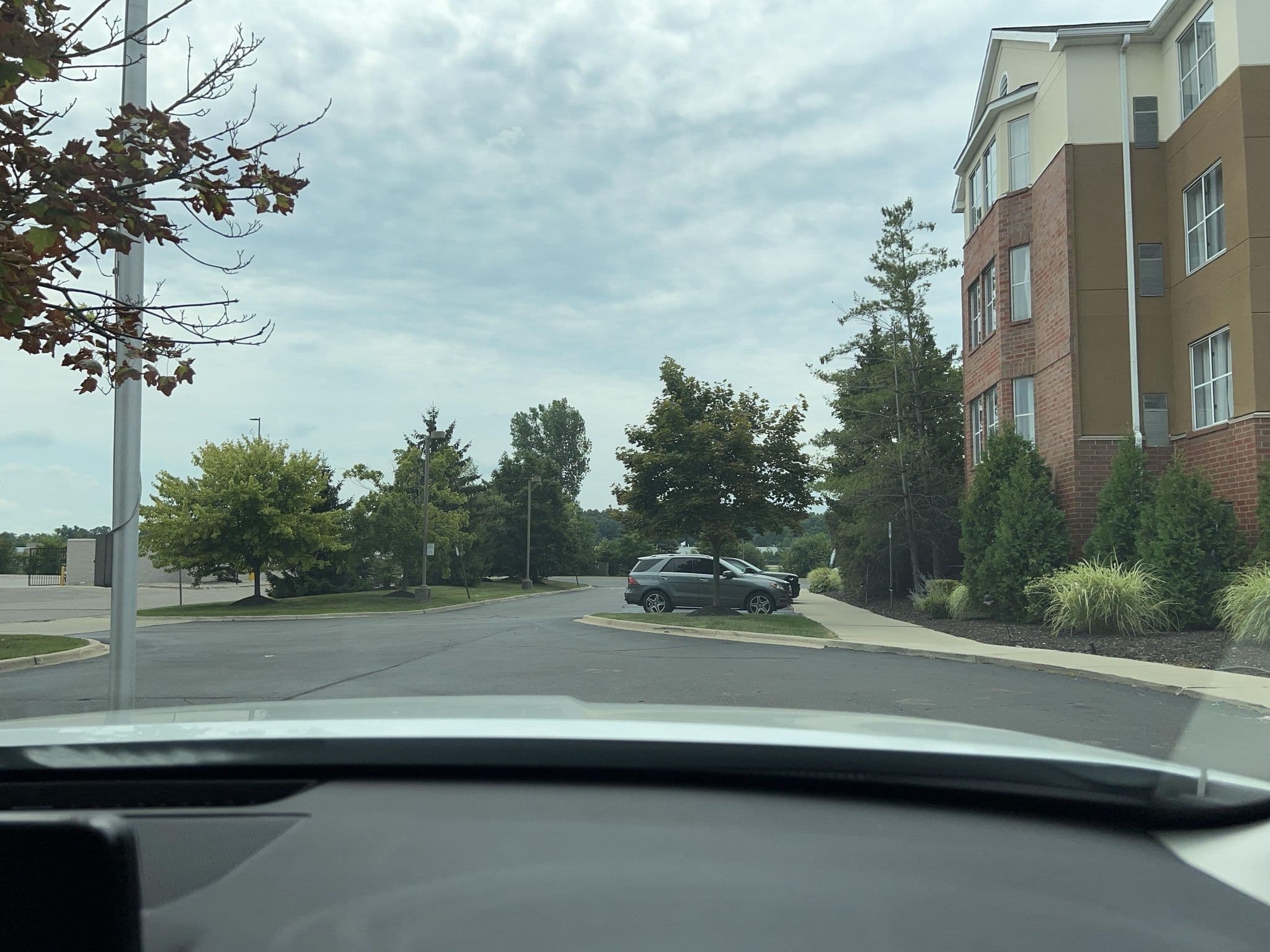 Street view near The Lobby, Clawson — © Satsuka_Osaka (CC BY-SA · Mapillary)