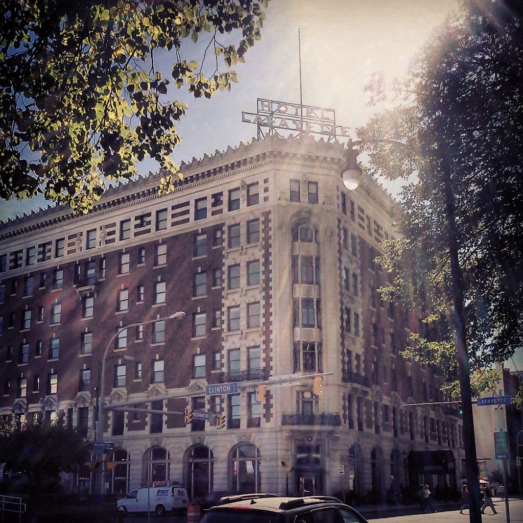 Hotel @ The Lafayette (via Wikimedia Commons, CC BY-SA 3.0)