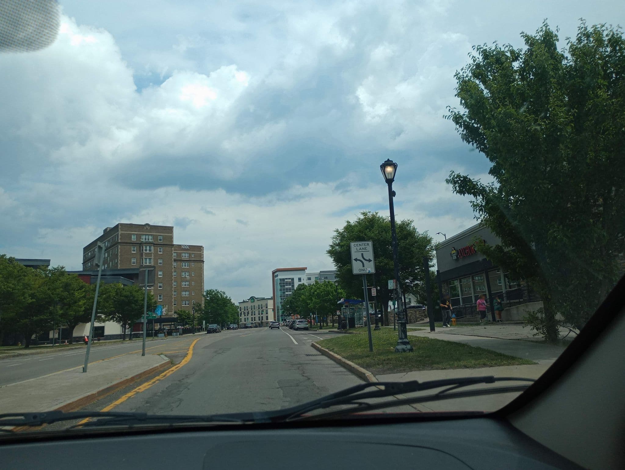 Street view near Ramada Niagara Falls New York, Niagara Falls — © longhorn256 (CC BY-SA · Mapillary)
