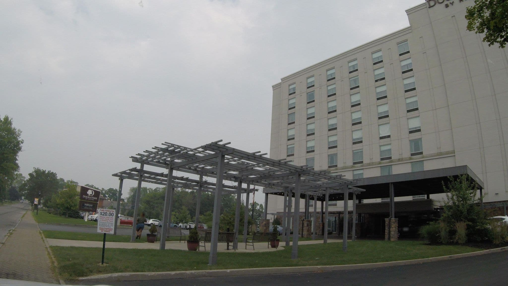 Street view near Fallside Hotel & Conference Center, Niagara Falls — © raveneye (CC BY-SA · Mapillary)