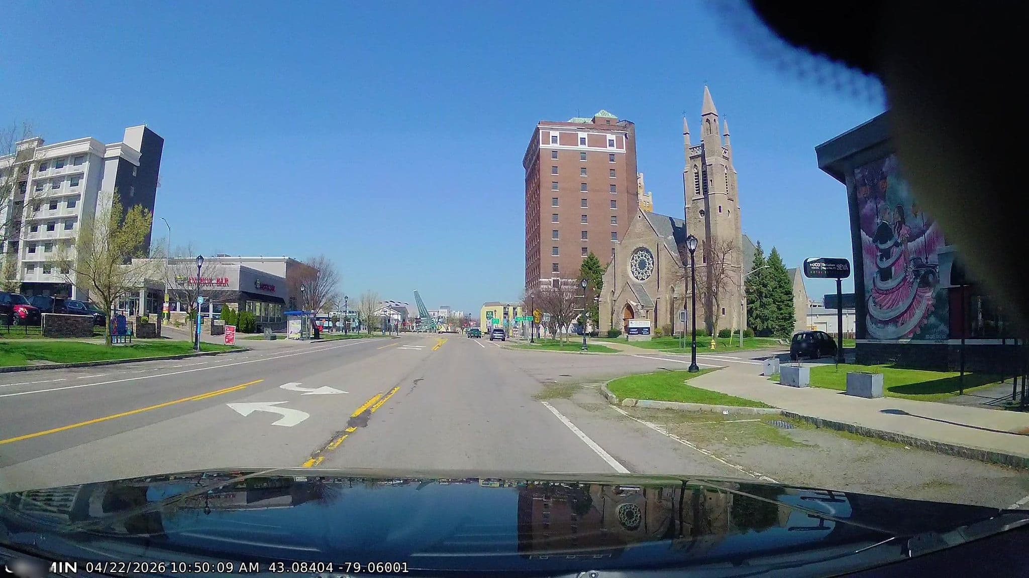 Street view near Red Maple Inn, Niagara Falls — © Lanka6359 (CC BY-SA · Mapillary)