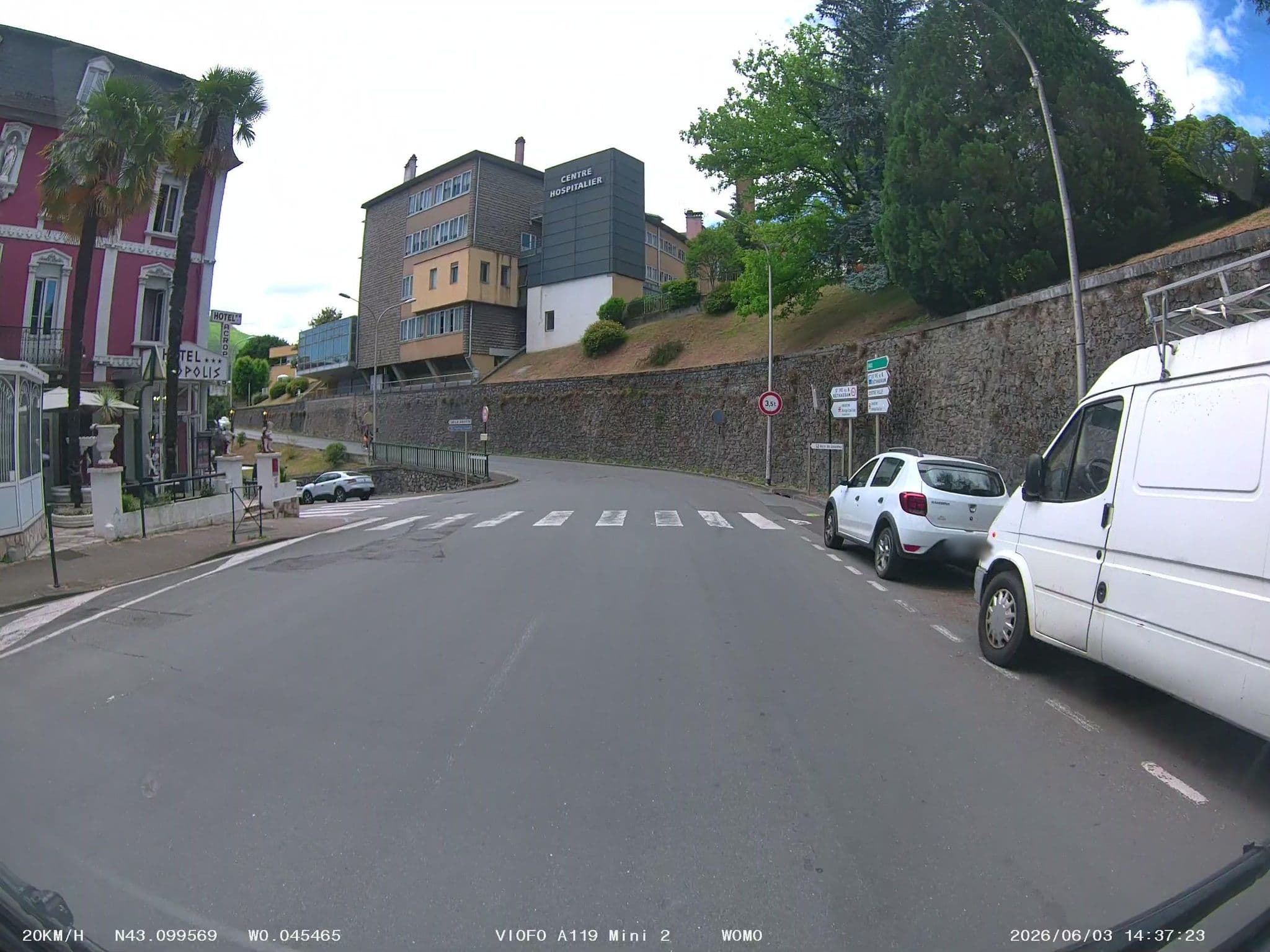 Street view near Hôtel Acropolis, Lourdes — © soulcover (CC BY-SA · Mapillary)
