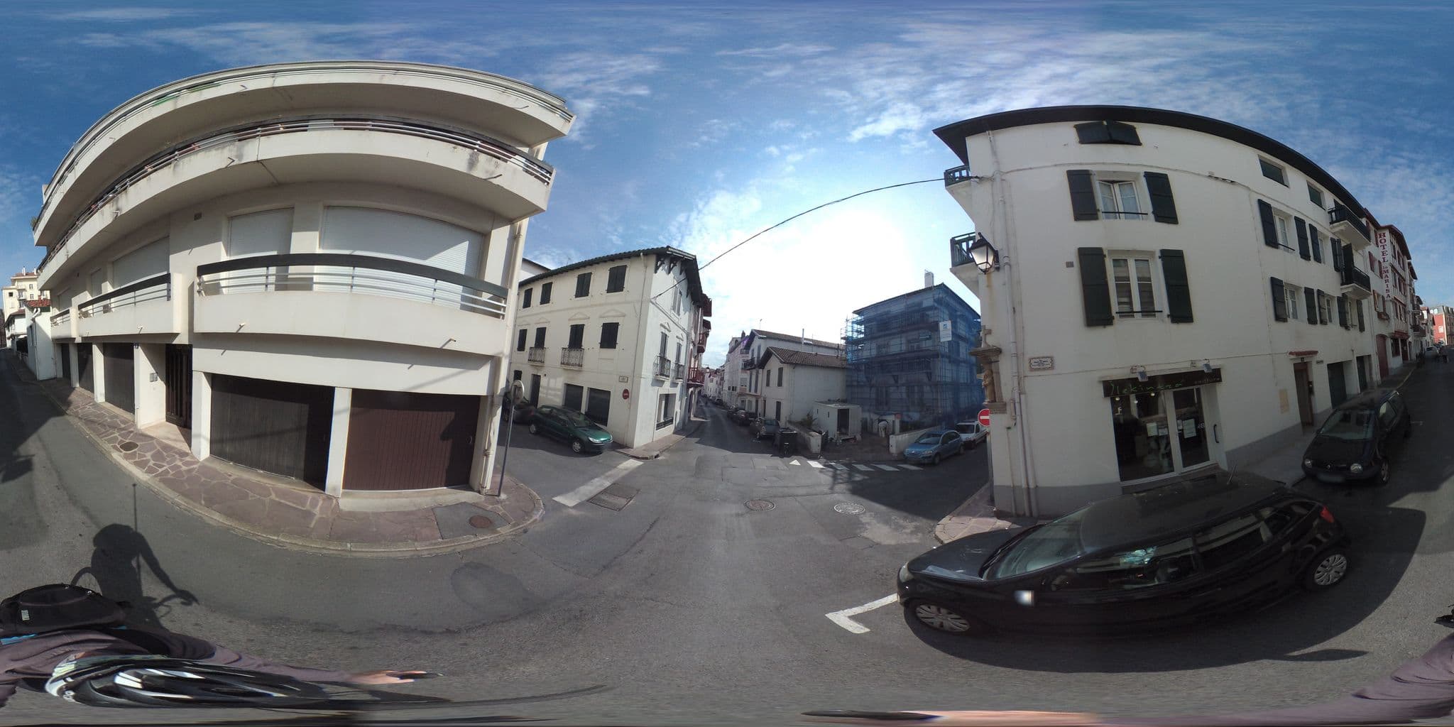 Street view near Hôtel La Marisa, Saint-Jean-de-Luz — © geovelo (CC BY-SA · Mapillary)