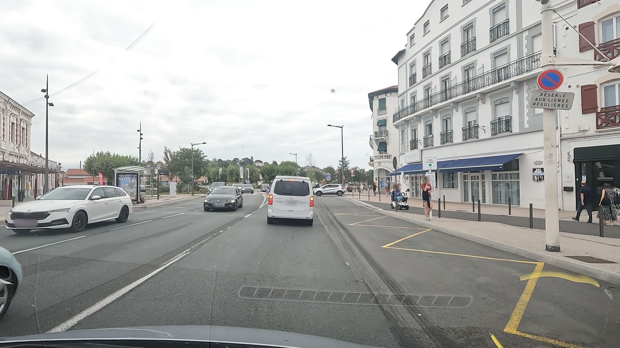 Street view near Hôtel Colbert, Saint-Jean-de-Luz — © vinisa (CC BY-SA · Mapillary)