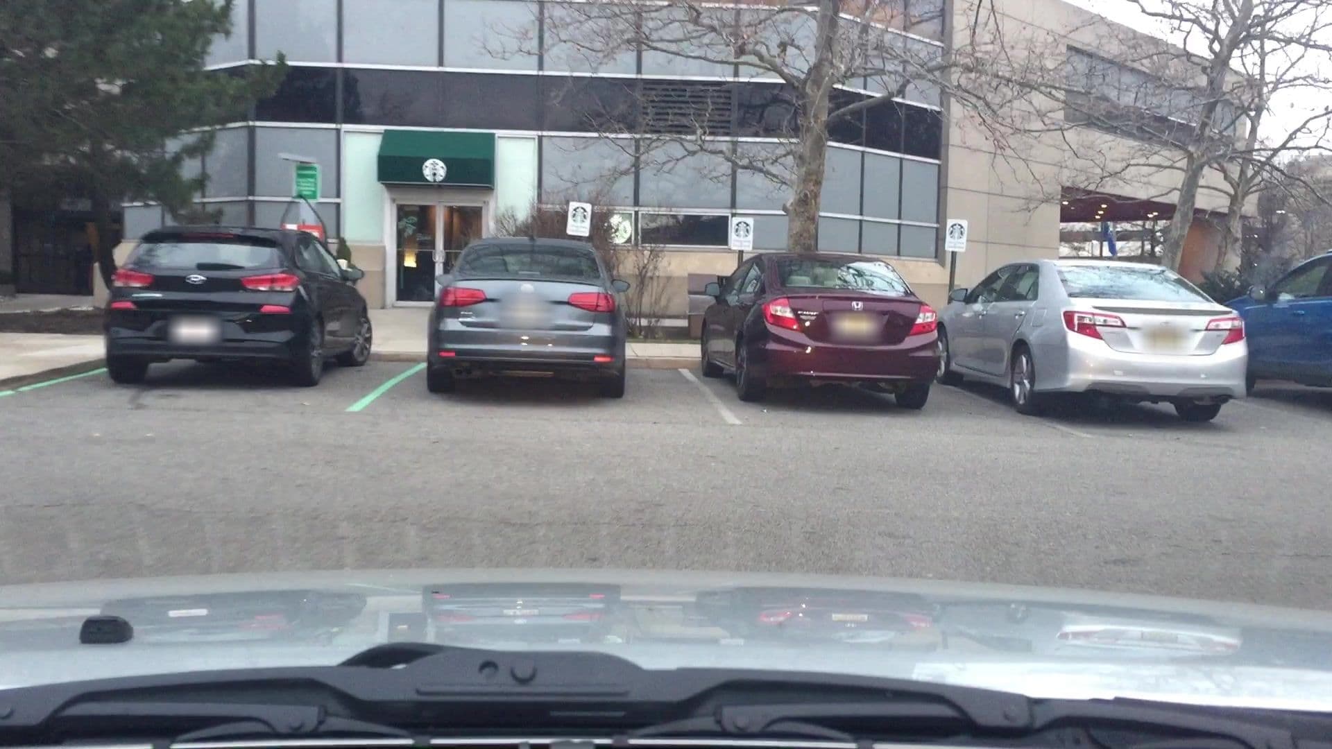 Street view near Hilton Meadowlands Gift Shop, Secaucus — © lvl5 (CC BY-SA · Mapillary)