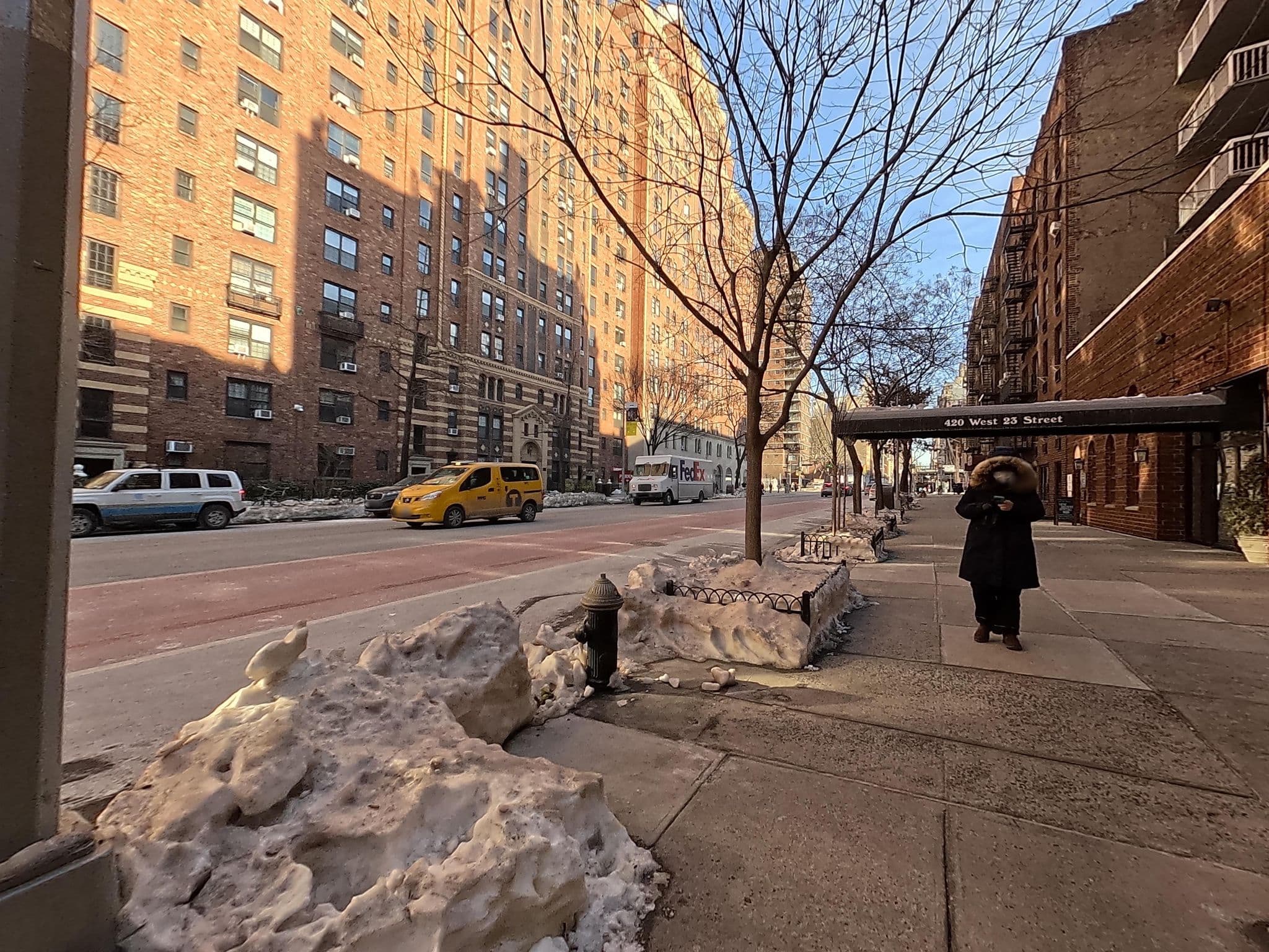 Street view near 433 East 22th Street, West Village — © jlin4529 (CC BY-SA · Mapillary)