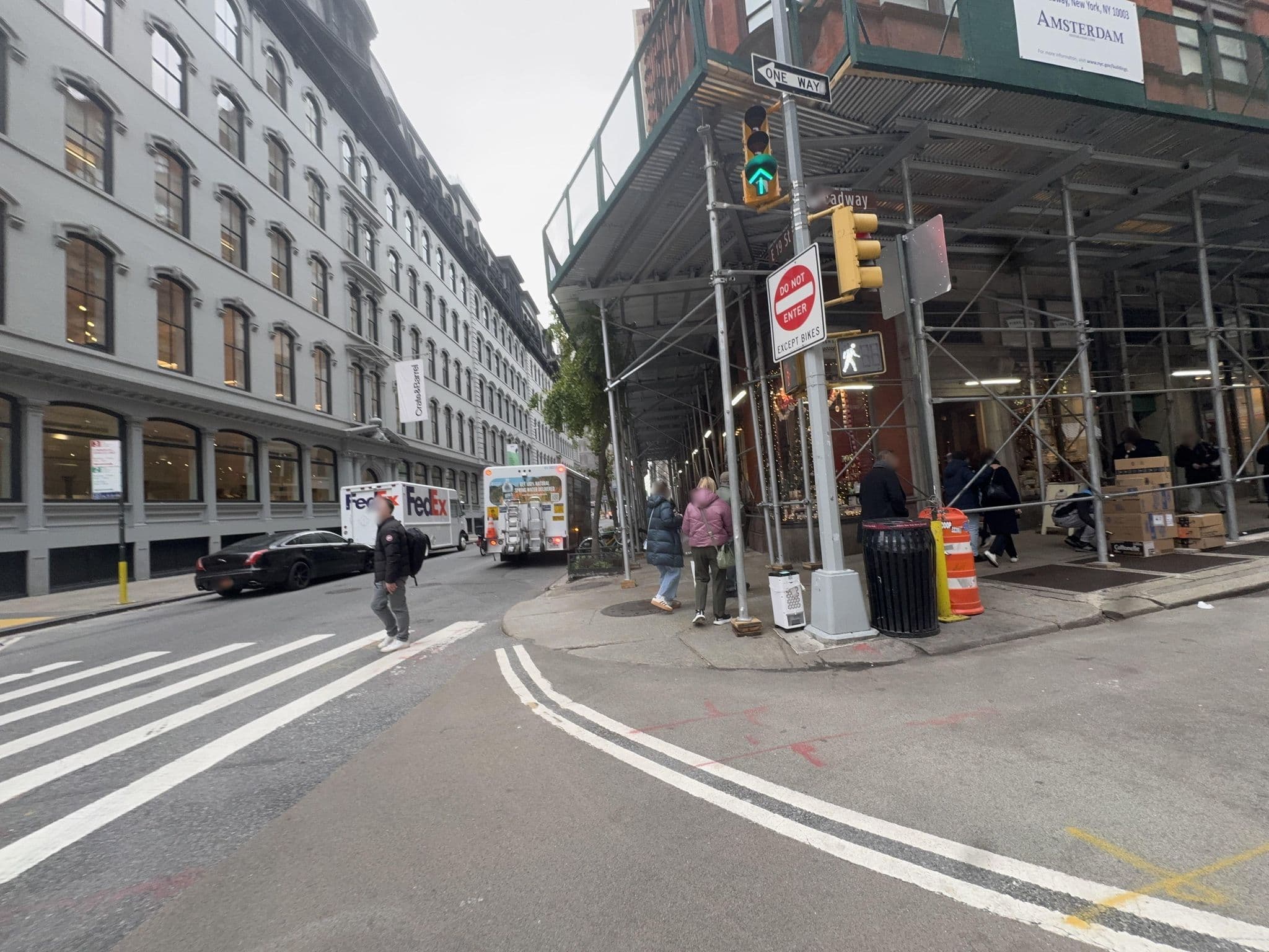Street view near Verite Hotel, Gramercy Park — © jlin4529 (CC BY-SA · Mapillary)